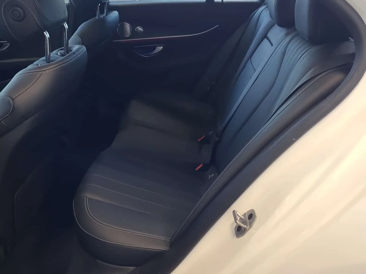 Mercedes-Benz E 350 | DISTRONIC| 360| PANO| BURMESTER | CARFAX, снимка 14 - Автомобили и джипове - 54002310