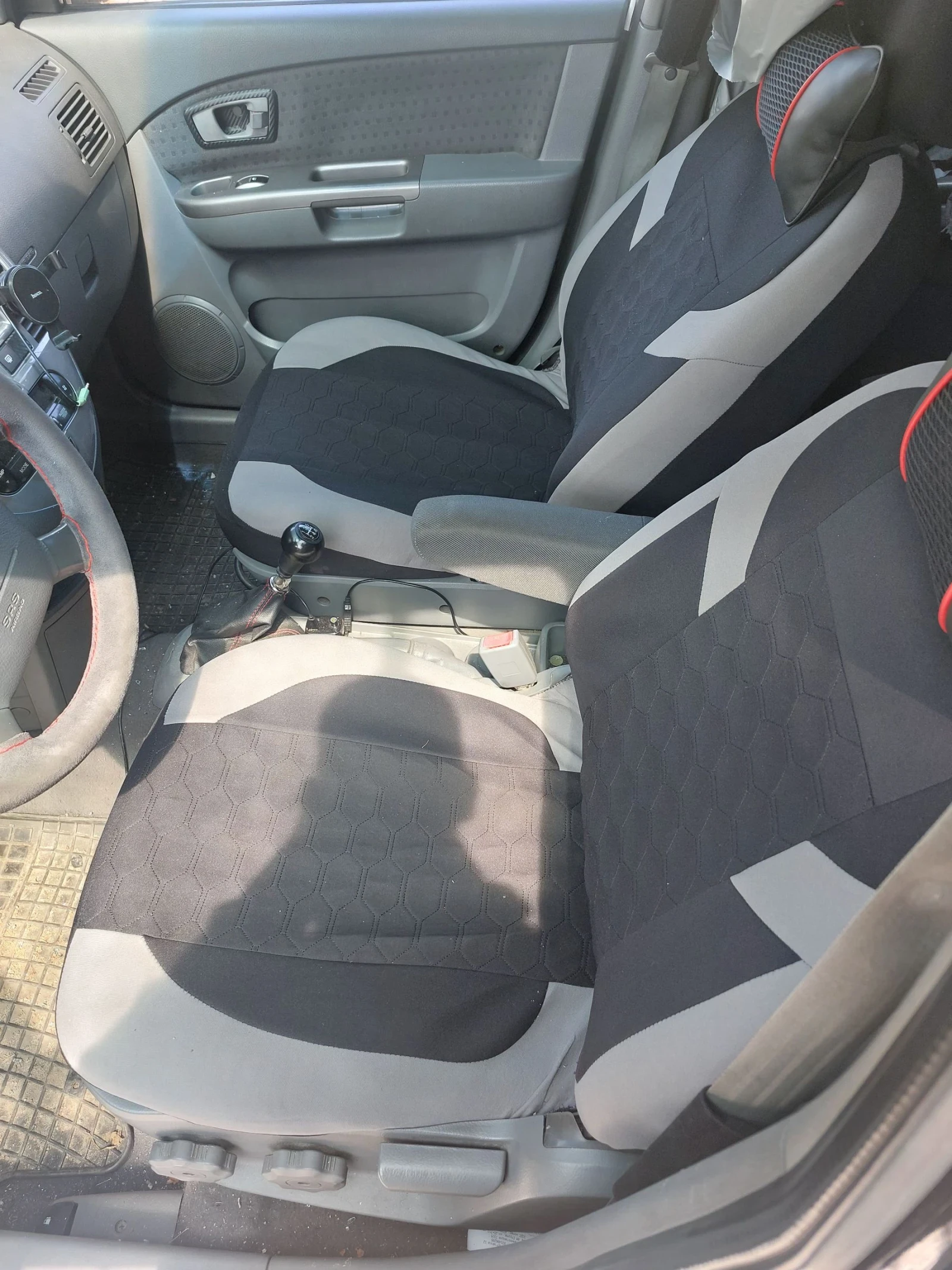 Kia Carens 2.0 crdi , снимка 10 - Автомобили и джипове - 54300806