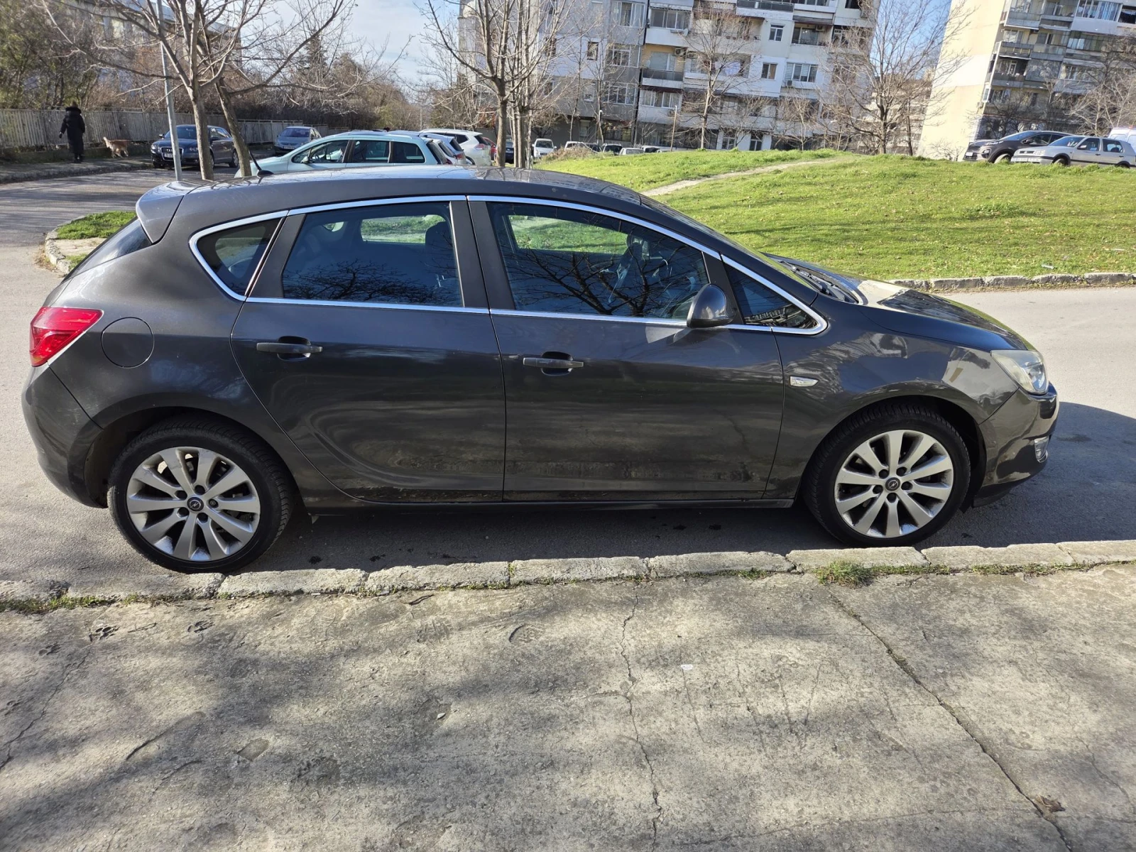 Opel Astra J 1, 7 CDTI, снимка 2 - Автомобили и джипове - 54417206