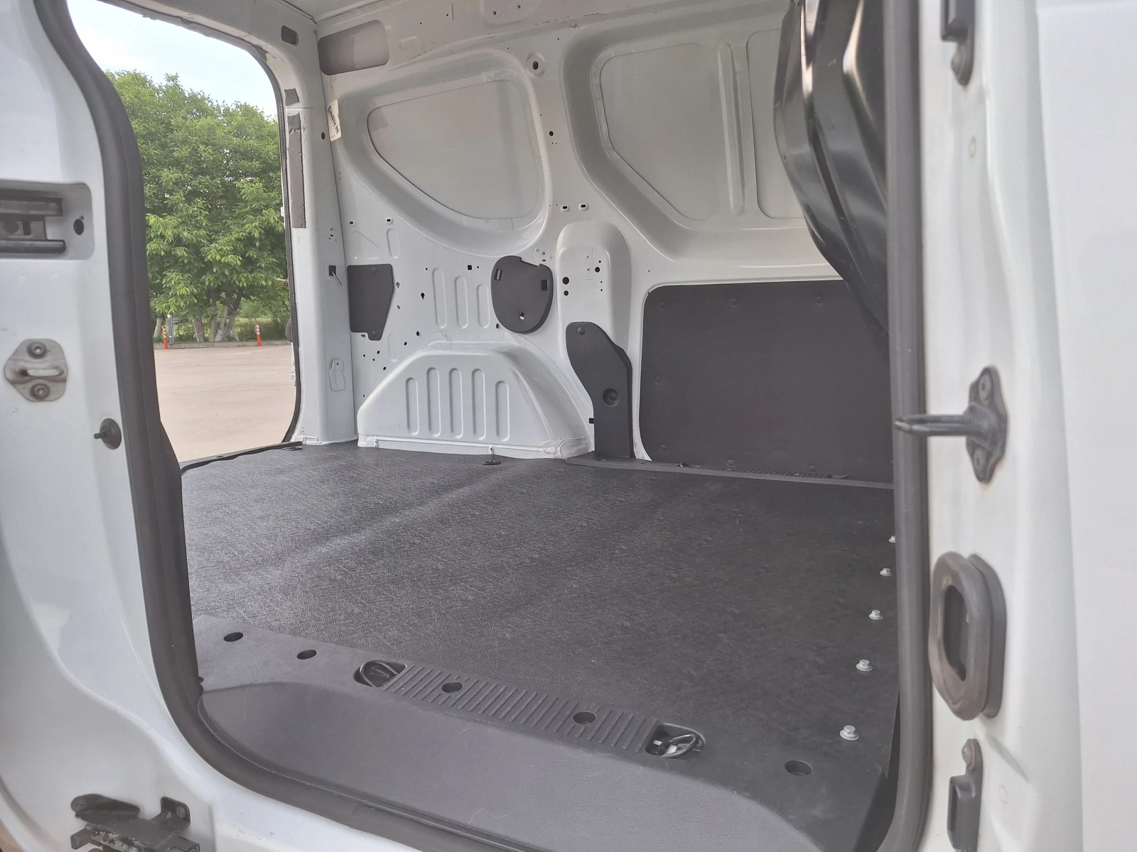 Dacia Dokker 1.6i Газ+ Бензин Евро5b, снимка 11 - Автомобили и джипове - 54530231