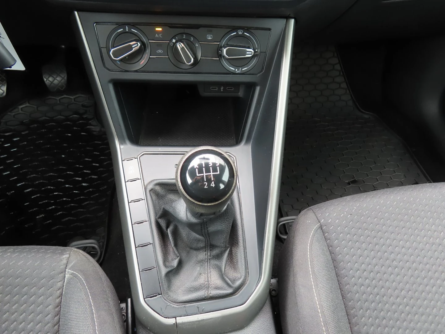 VW Polo, снимка 9 - Автомобили и джипове - 56420691