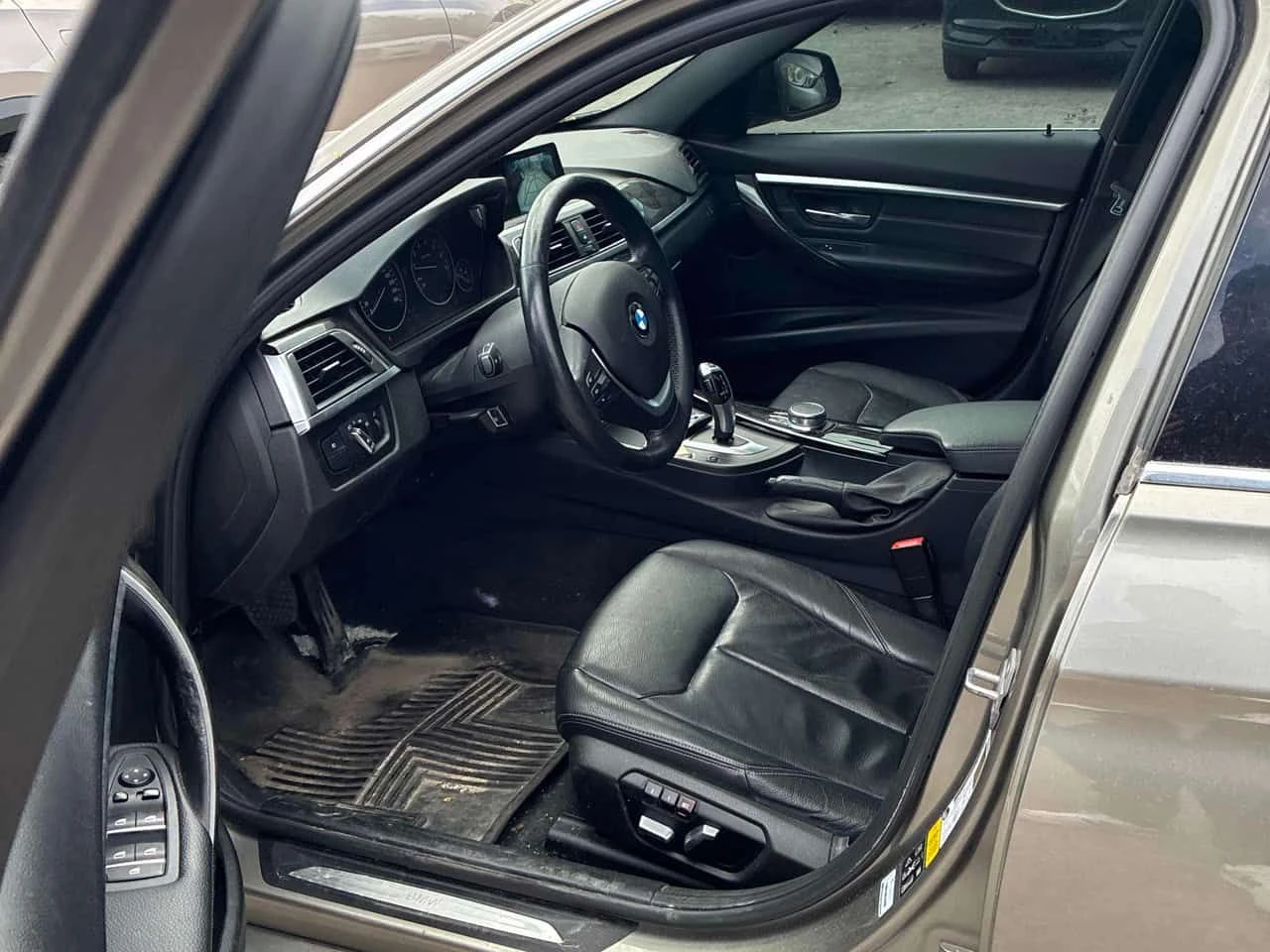 BMW 330 * 330i xDrive * CARFAX * ЦЕНА ДО БГ, снимка 6 - Автомобили и джипове - 54727142