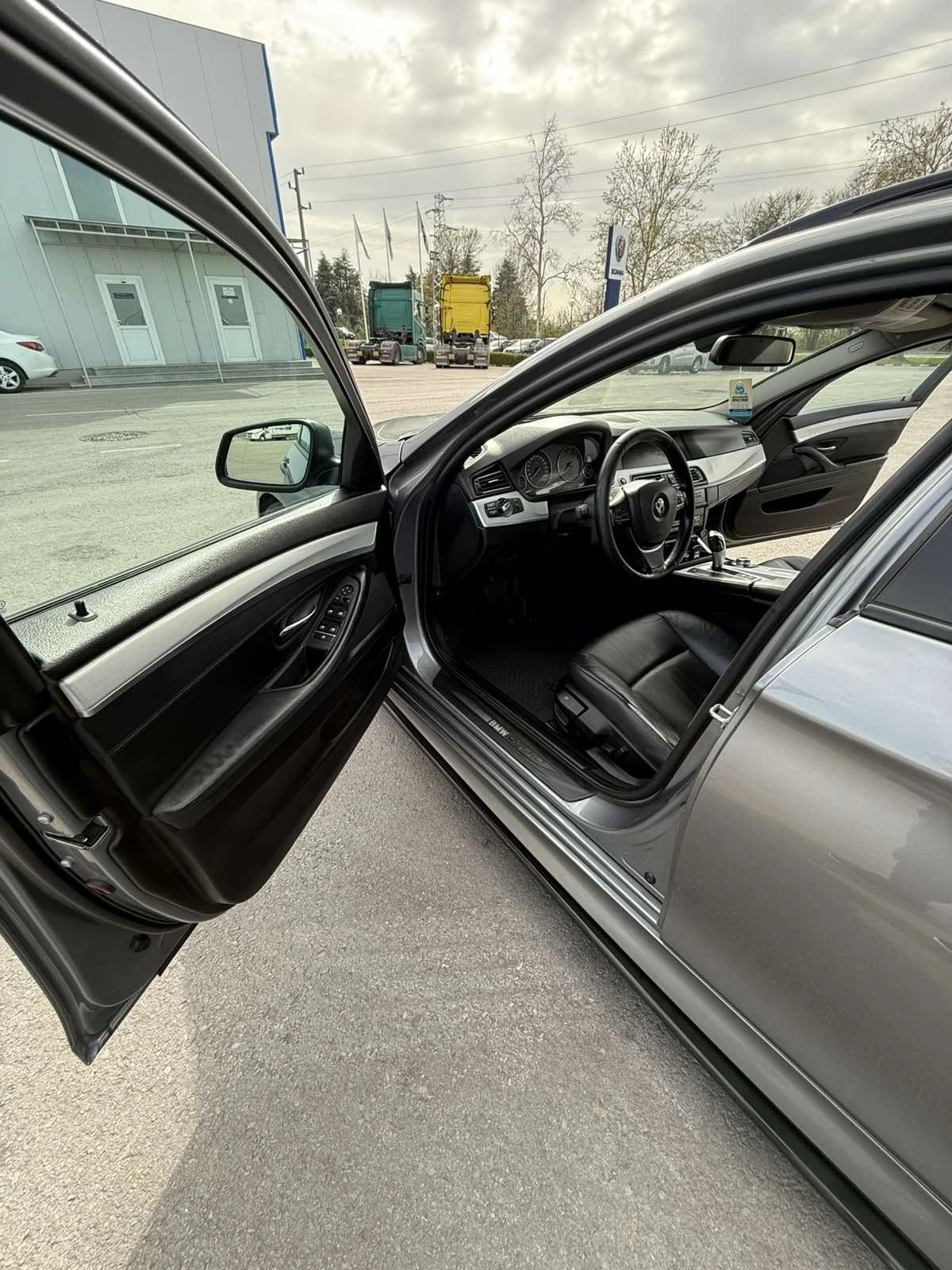 BMW 520, снимка 12 - Автомобили и джипове - 54747697