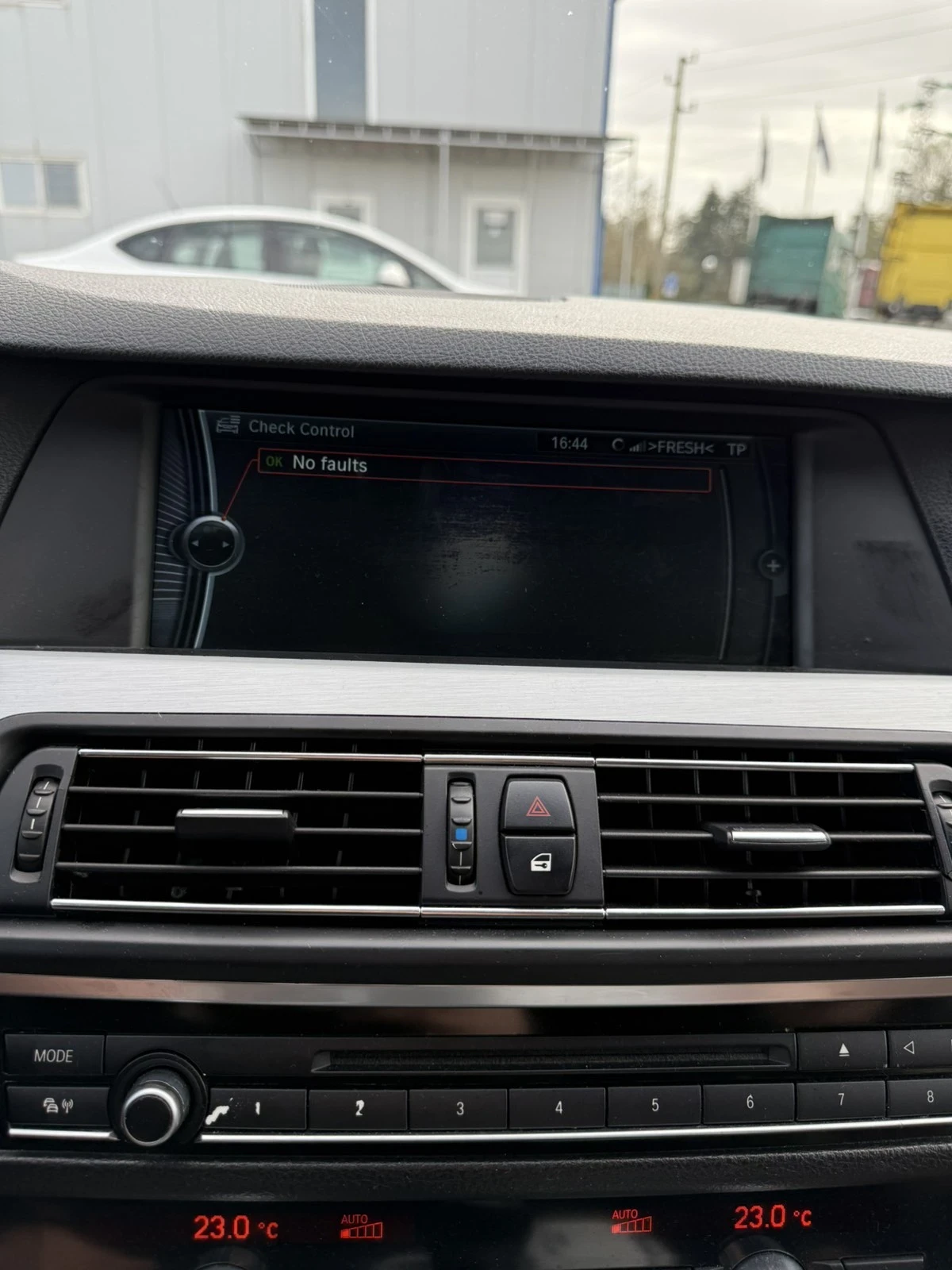BMW 520, снимка 16 - Автомобили и джипове - 54747697