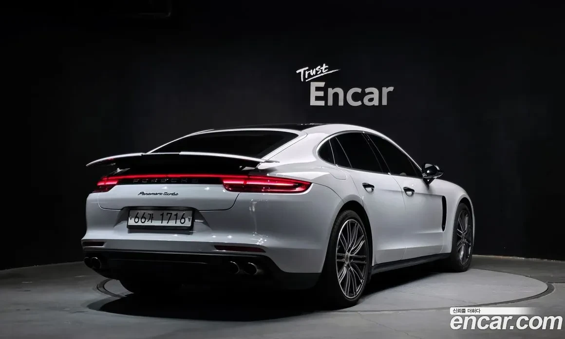 Porsche Panamera TURBO* ОБДУХ* 360* КРЕДИТИРАНЕ, снимка 2 - Автомобили и джипове - 54853595