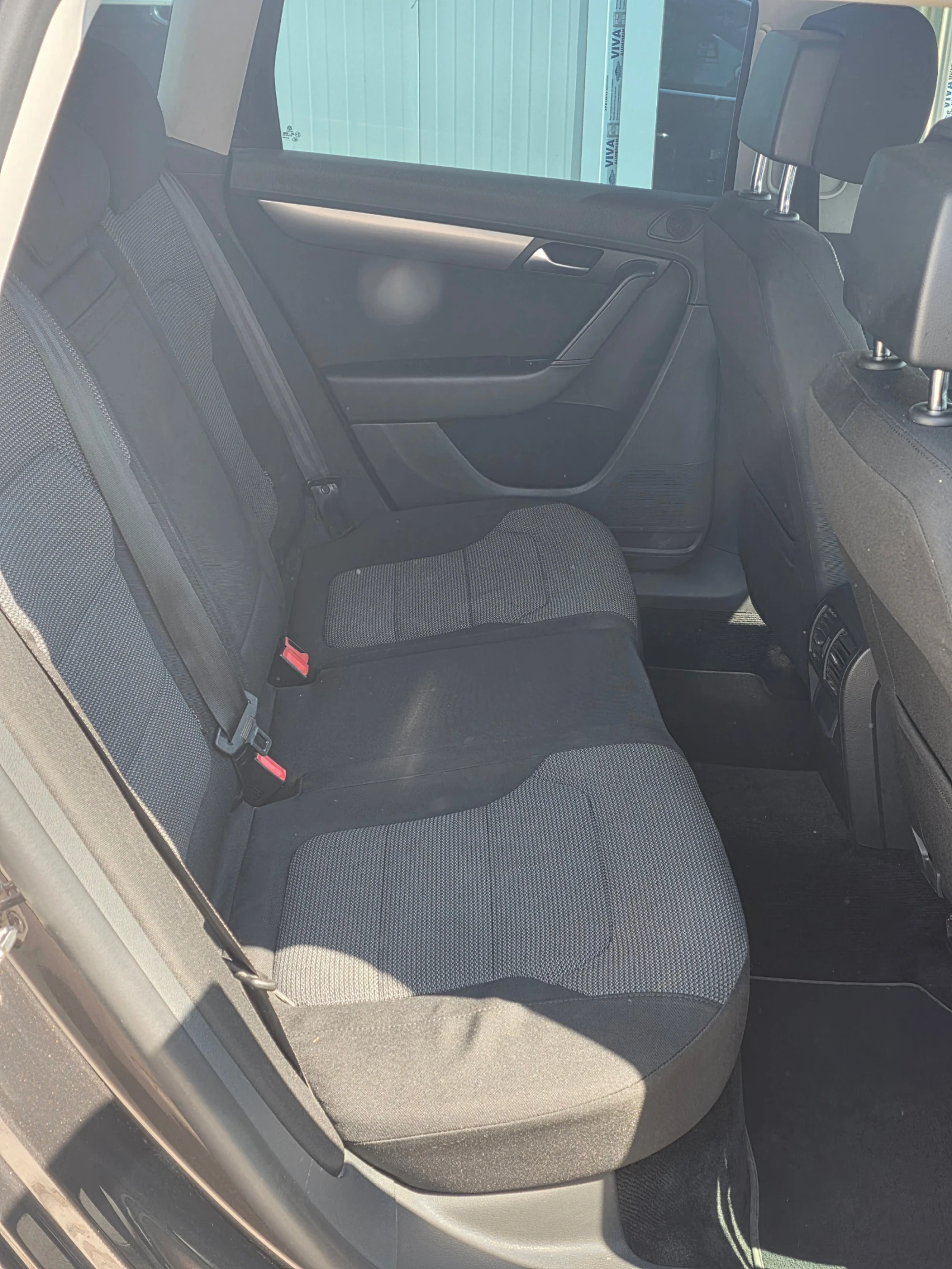 VW Passat 1.6 TDI VARIANT, снимка 12 - Автомобили и джипове - 55593917