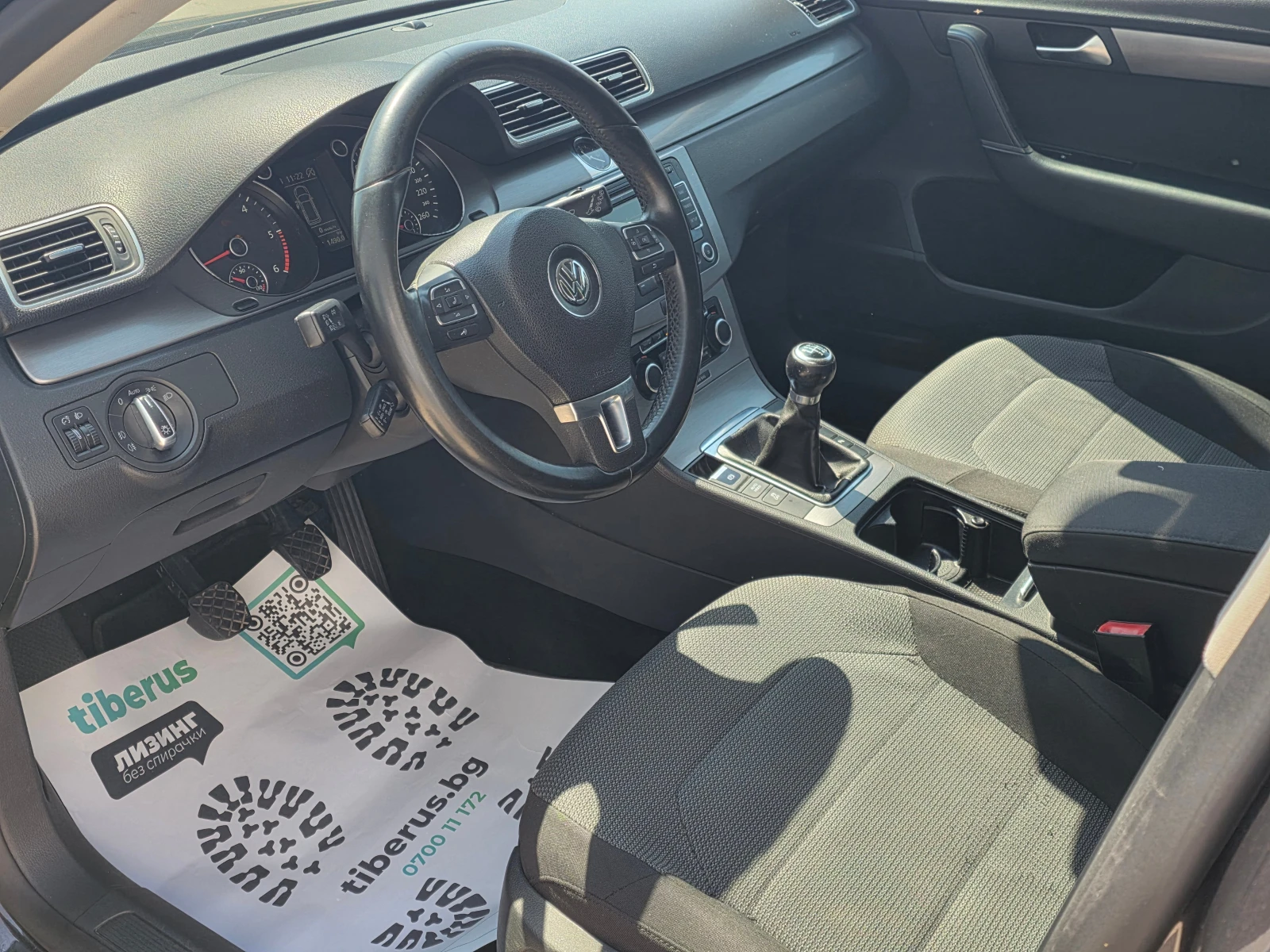 VW Passat 1.6 TDI VARIANT, снимка 10 - Автомобили и джипове - 55593917