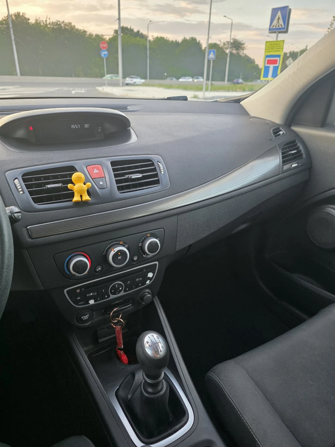 Renault Megane 3, снимка 16 - Автомобили и джипове - 55612527