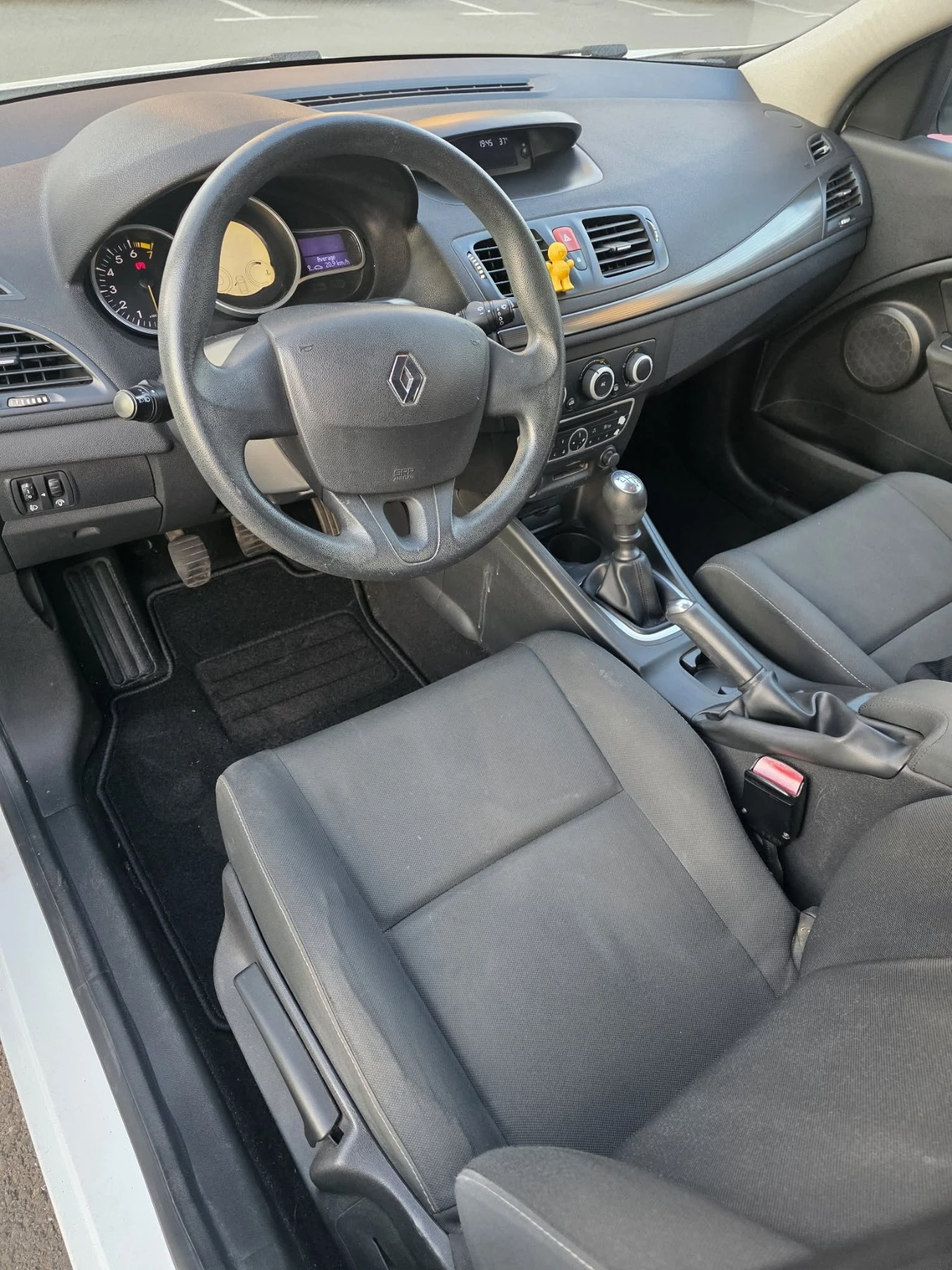 Renault Megane 3, снимка 3 - Автомобили и джипове - 55612527