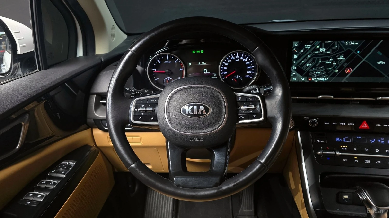 Kia Carnival * 9 МЕСТА* KEYLESS* Camera* ПОДГРЕВ* , снимка 13 - Автомобили и джипове - 55624118