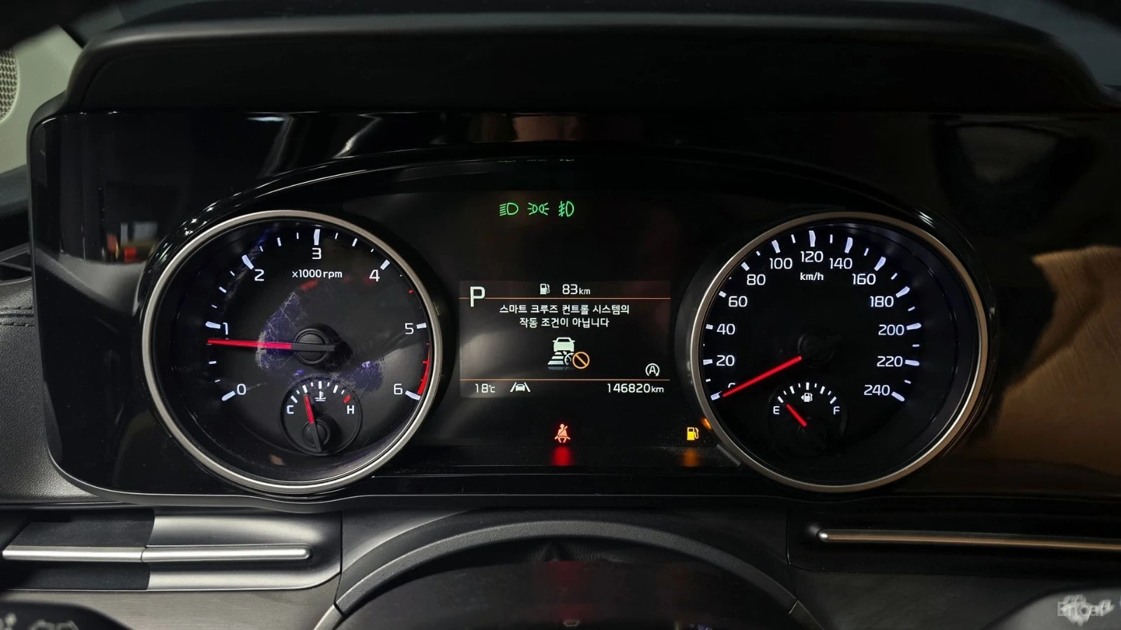 Kia Carnival * 9 МЕСТА* KEYLESS* Camera* ПОДГРЕВ* , снимка 8 - Автомобили и джипове - 55624118