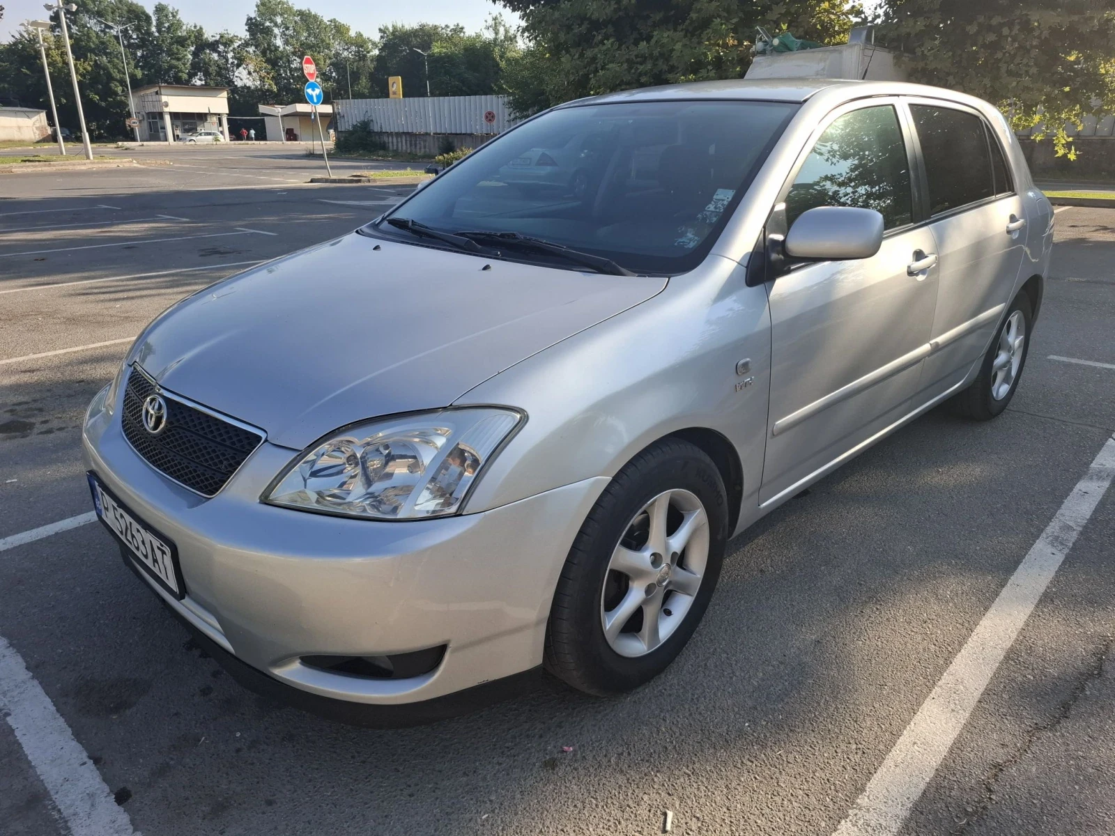 Toyota Corolla 1.6, снимка 4 - Автомобили и джипове - 55766951