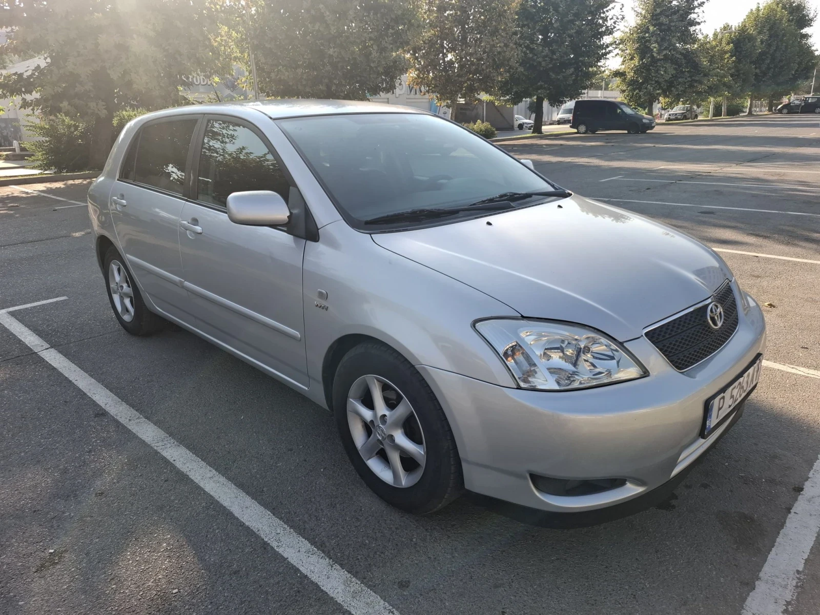 Toyota Corolla 1.6, снимка 3 - Автомобили и джипове - 55766951