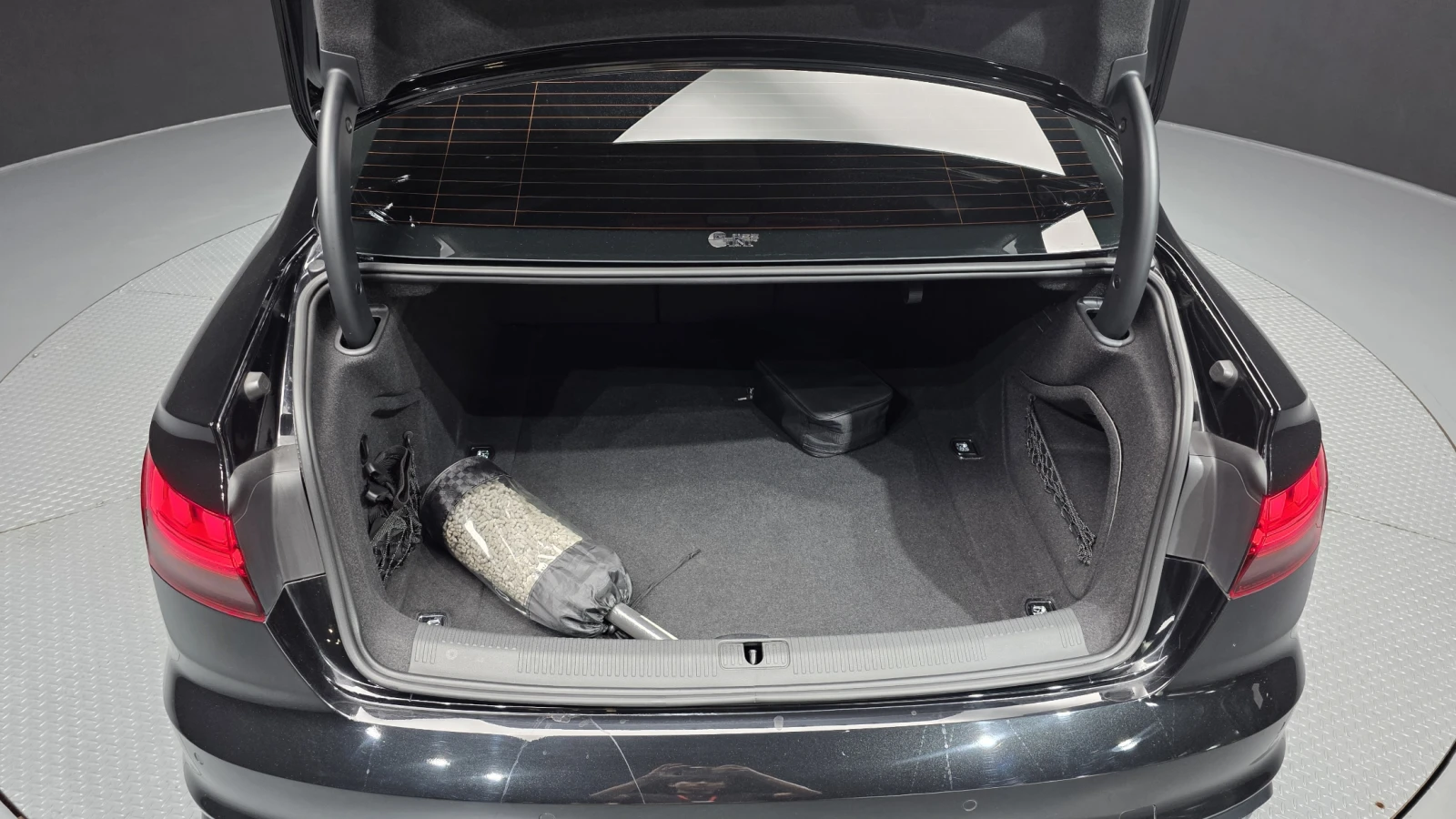 Audi A4 2023* B9* LED* ПОДГРЕВ* КАМЕРА* СОБСТВЕН ЛИЗИНГ, снимка 17 - Автомобили и джипове - 56180234