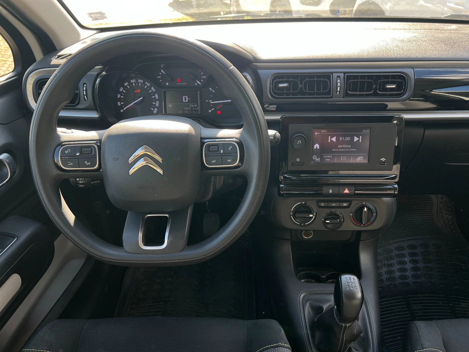 Citroen C3 1.2 Feel, снимка 9 - Автомобили и джипове - 56257846