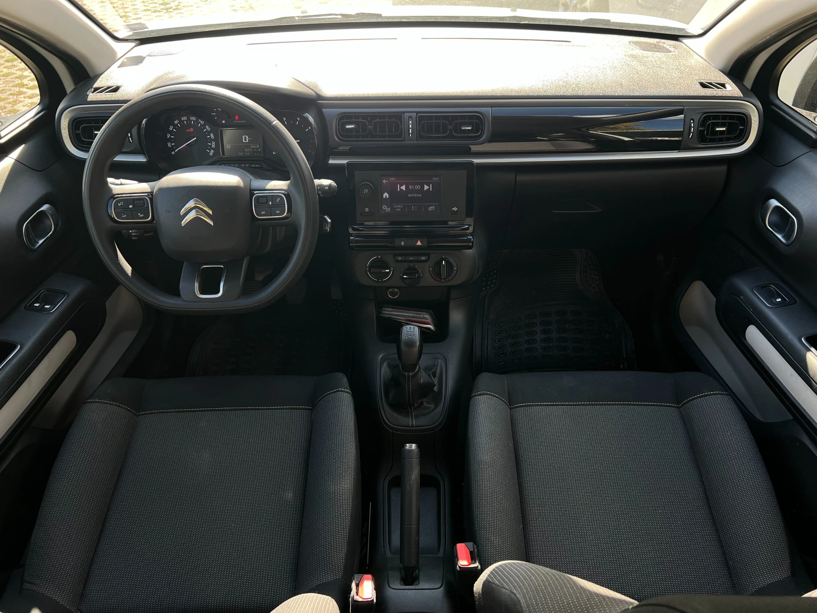 Citroen C3 1.2 Feel, снимка 8 - Автомобили и джипове - 56257846