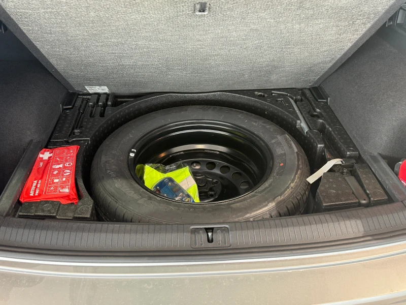 VW Tiguan Comfortline 4Motion 2.0 TDI 190 HP 7/DSG, снимка 8 - Автомобили и джипове - 51837360