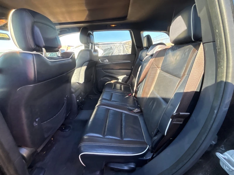 Jeep Grand cherokee 5.7 HEMI V8| OVERLAND| ПОДГРЕВ| ОБДУХВАНЕ| ПАНОРАМ, снимка 8 - Автомобили и джипове - 52789225