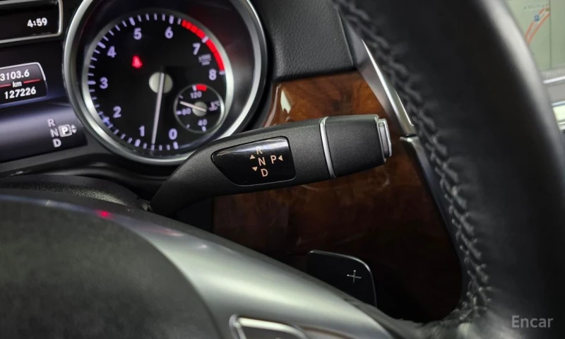 Mercedes-Benz GL 550, снимка 9 - Автомобили и джипове - 53335220