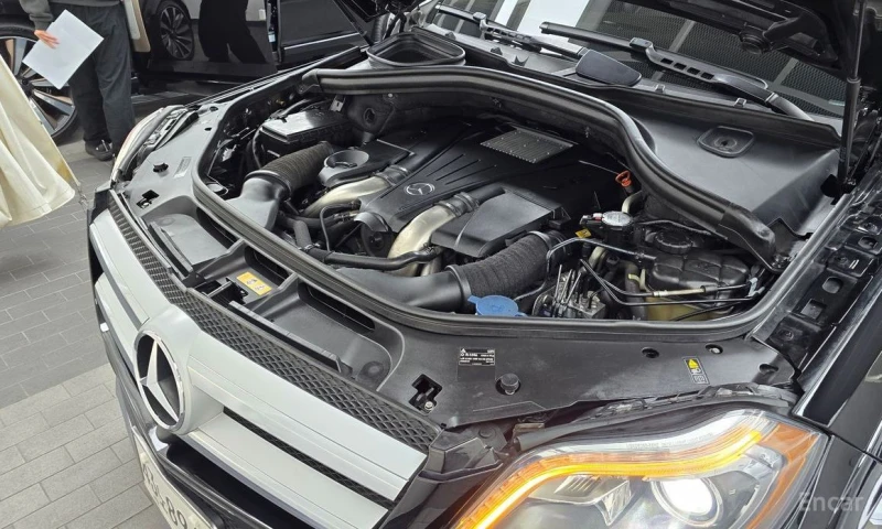 Mercedes-Benz GL 550, снимка 6 - Автомобили и джипове - 53335220