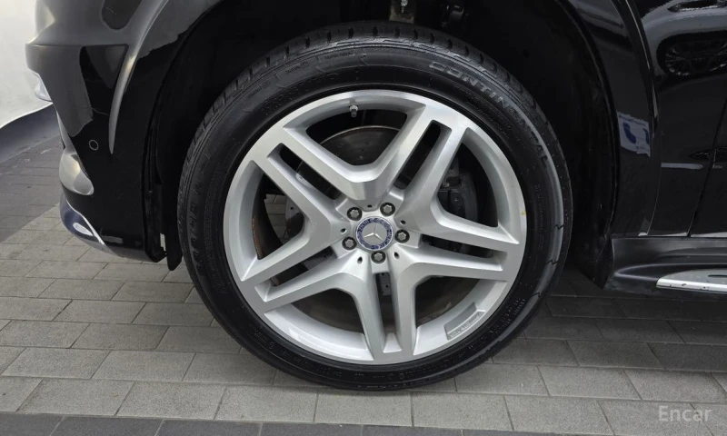 Mercedes-Benz GL 550, снимка 5 - Автомобили и джипове - 53335220