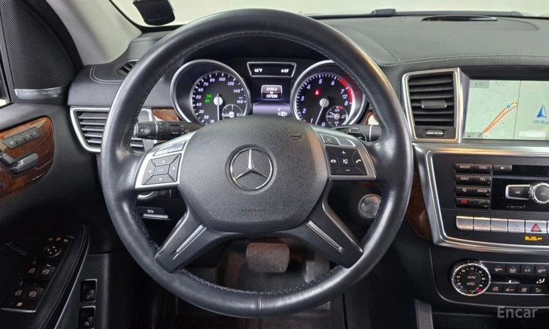 Mercedes-Benz GL 550, снимка 13 - Автомобили и джипове - 53335220