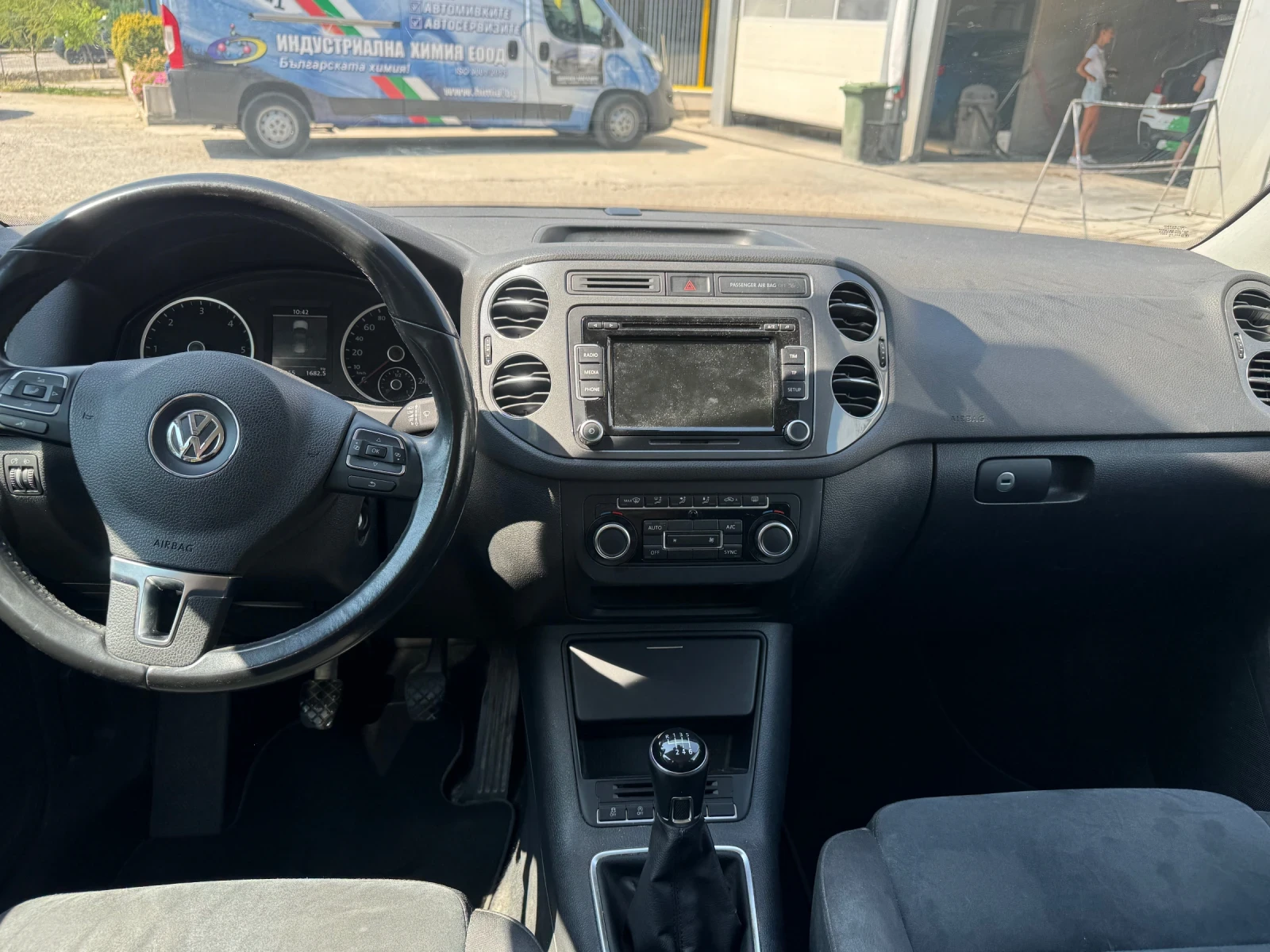 VW Tiguan 2.0TDI - изображение 8