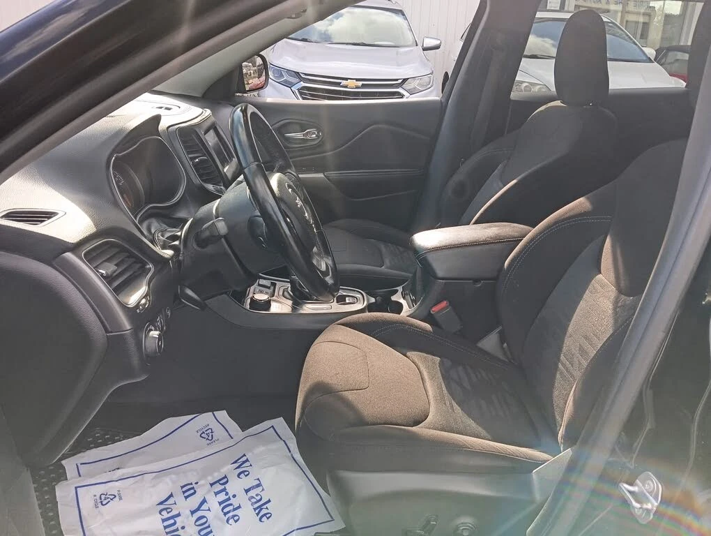 Jeep Cherokee Latitude Подгрев* Keyless* CarPlay* RemoteStart*  - изображение 10