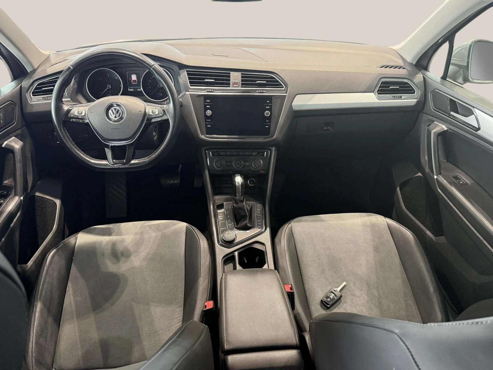 VW Tiguan Comfortline 4Motion 2.0 TDI 190 HP 7/DSG - изображение 4
