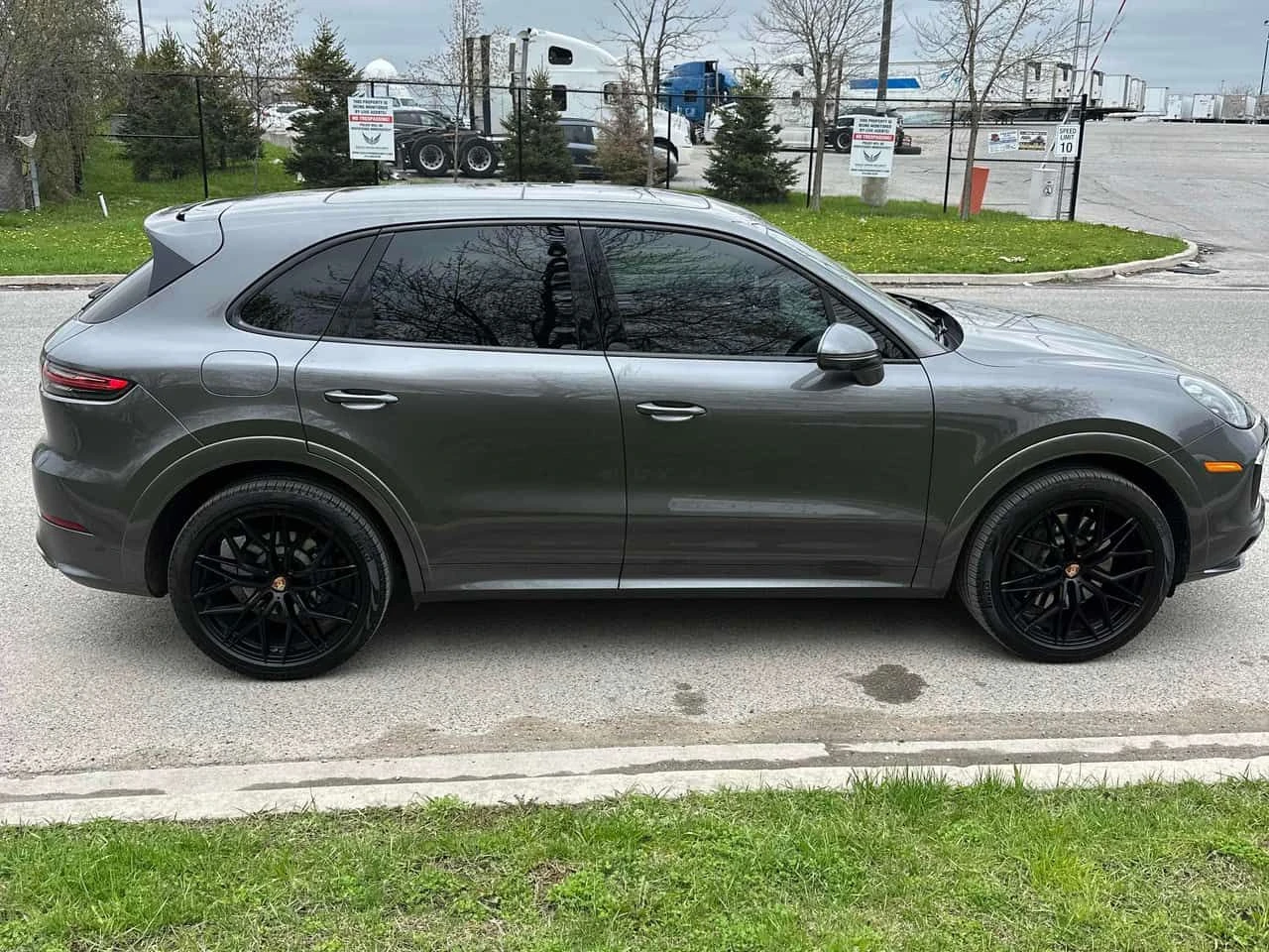 Porsche Cayenne S * БЕЗ ЗАБЕЛЕЖКИ* 360 КАМЕРА* ОБДУХВАНЕ* ПАНОРАМА, снимка 4 - Автомобили и джипове - 54353430