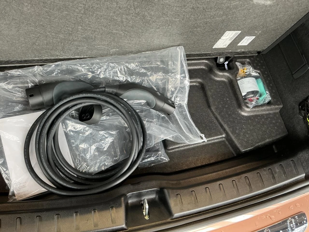 Mercedes-Benz EQA 250+ KAM MBUX SzH Термопомпа Ambient 19' #iCar, снимка 10 - Автомобили и джипове - 54626433