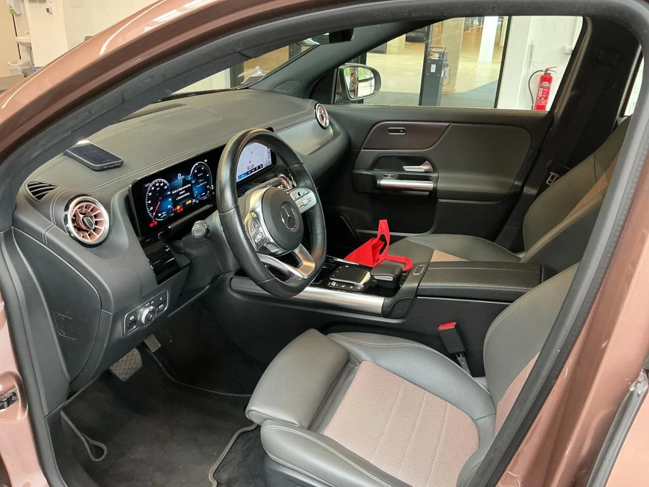 Mercedes-Benz EQA 250+ KAM MBUX SzH Термопомпа Ambient 19' #iCar, снимка 7 - Автомобили и джипове - 54626433