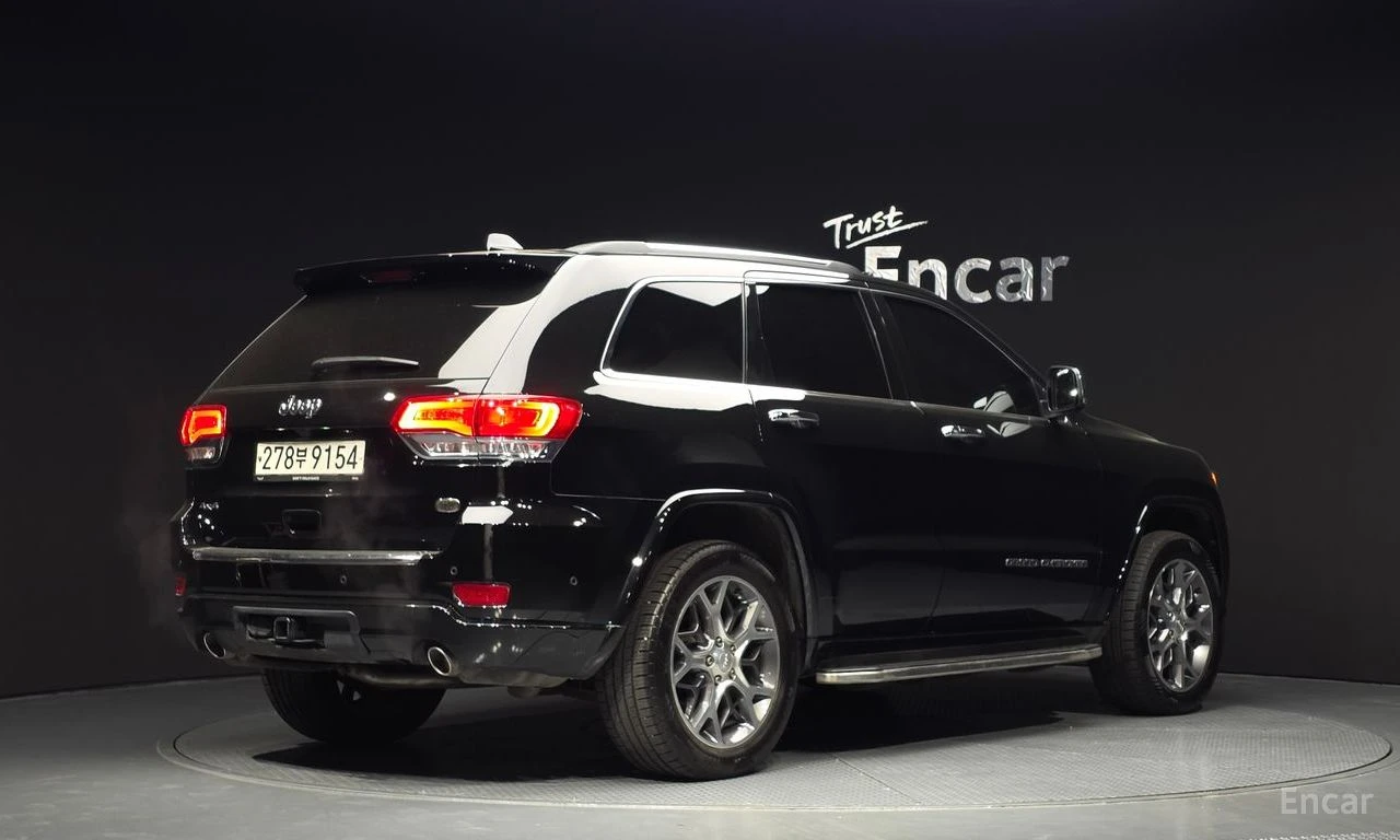 Jeep Grand cherokee 3.6* V6* 8ZF* OVERLAND* ДИСТРОНИК* ОБДУХВАНЕ* КАМЕ, снимка 2 - Автомобили и джипове - 54730477