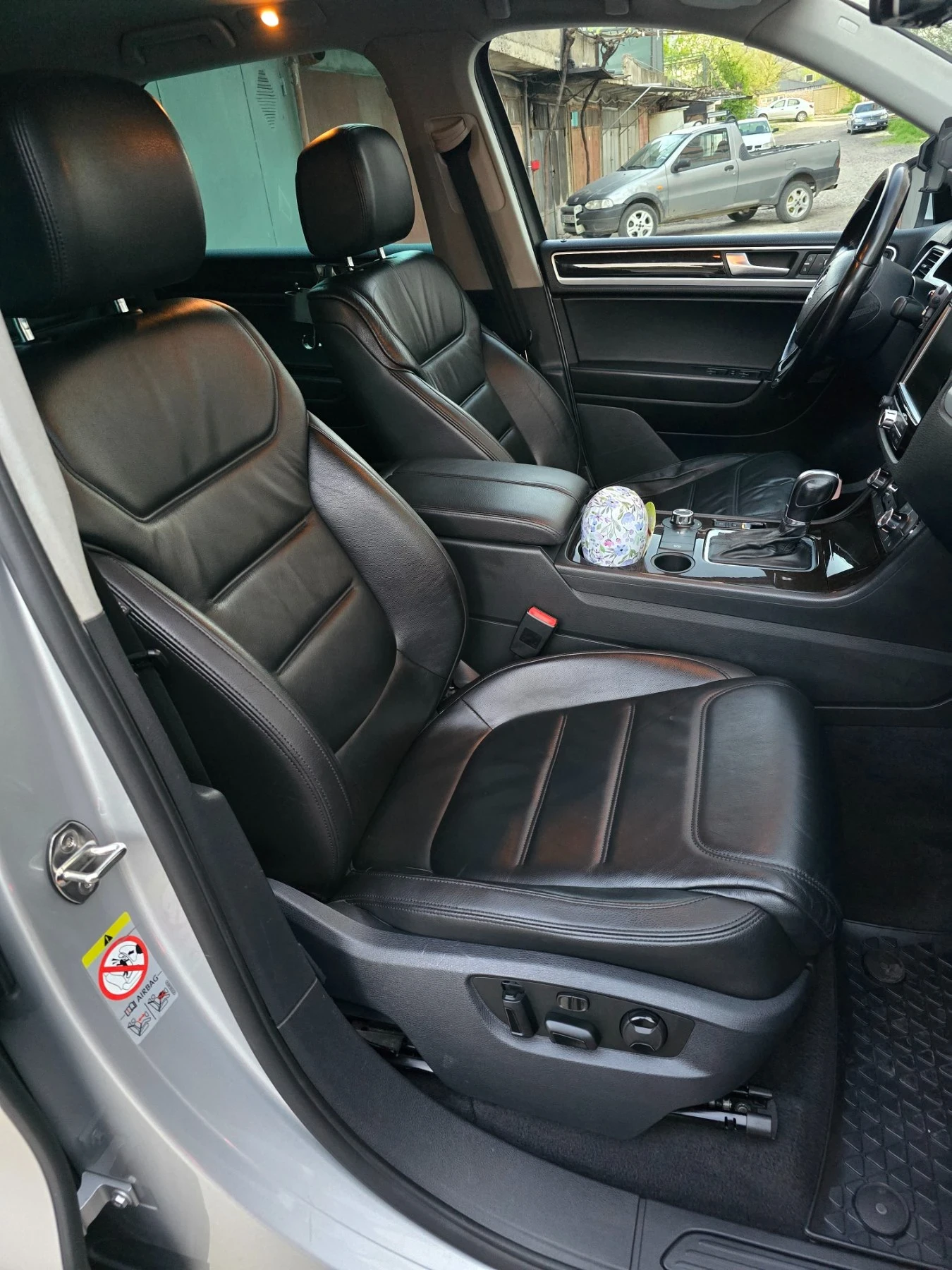 VW Touareg, снимка 6 - Автомобили и джипове - 55842849