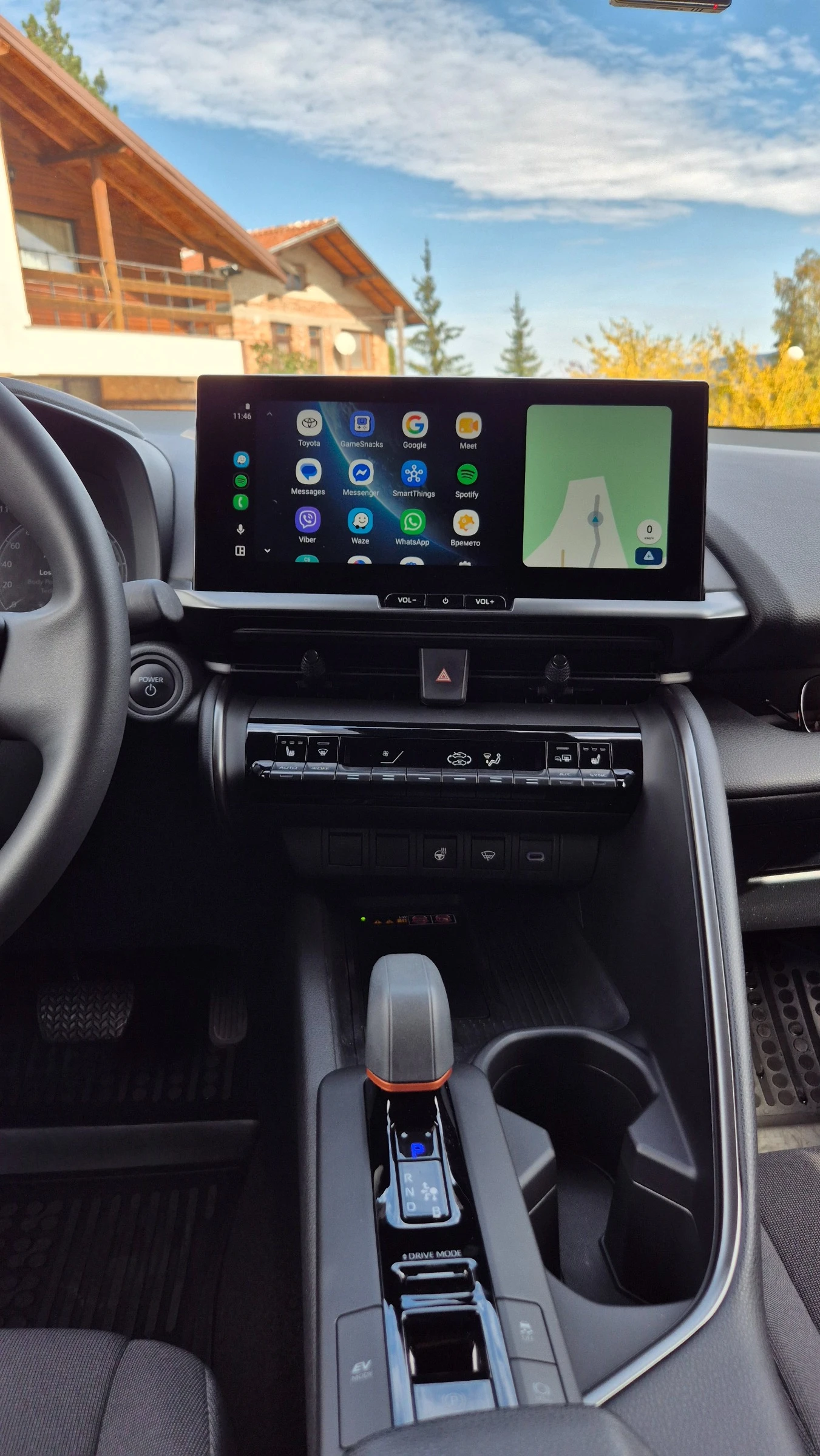 Toyota C-HR 2.0 HEV, снимка 10 - Автомобили и джипове - 56458601