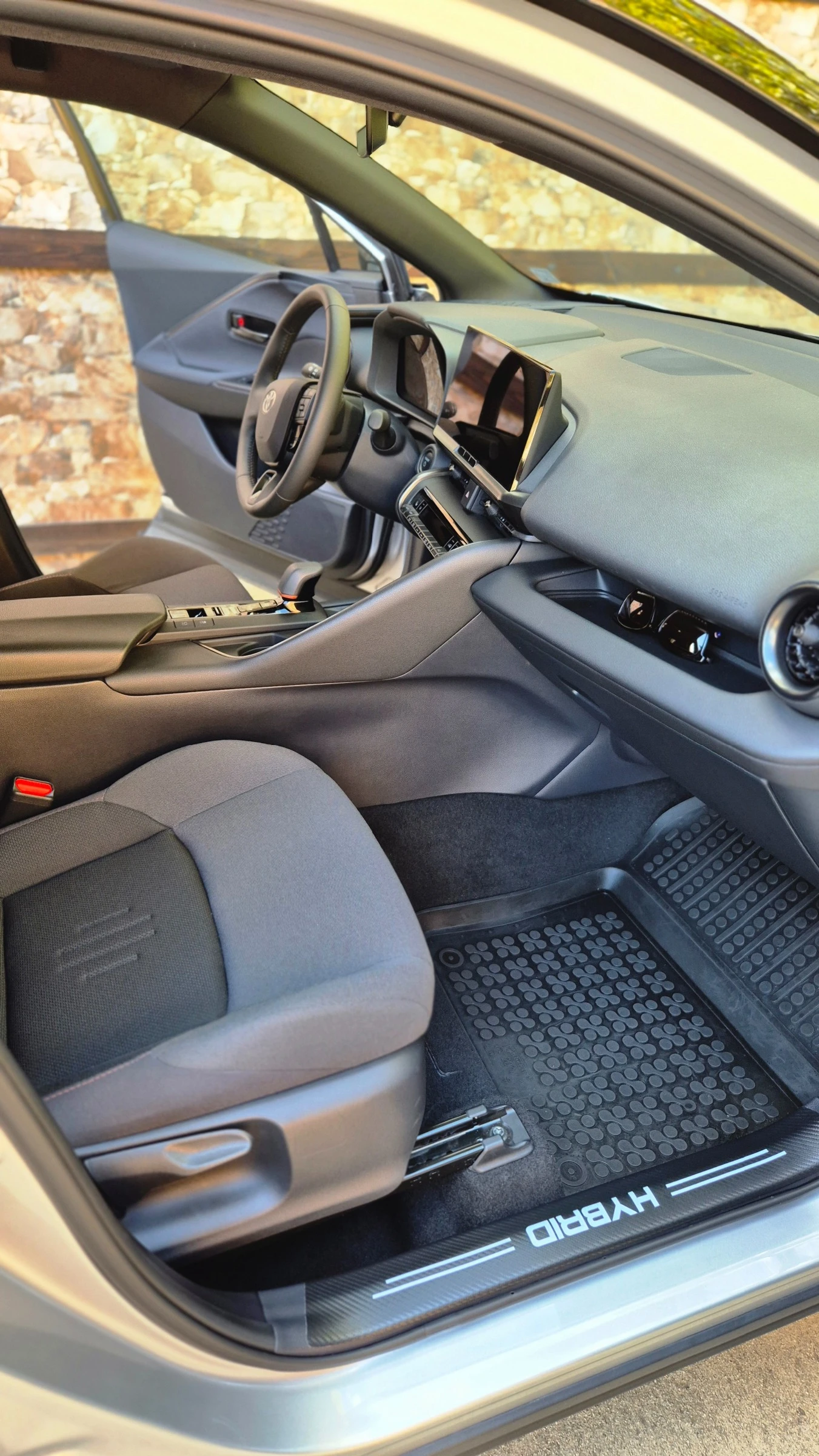 Toyota C-HR 2.0 HEV, снимка 14 - Автомобили и джипове - 56458601