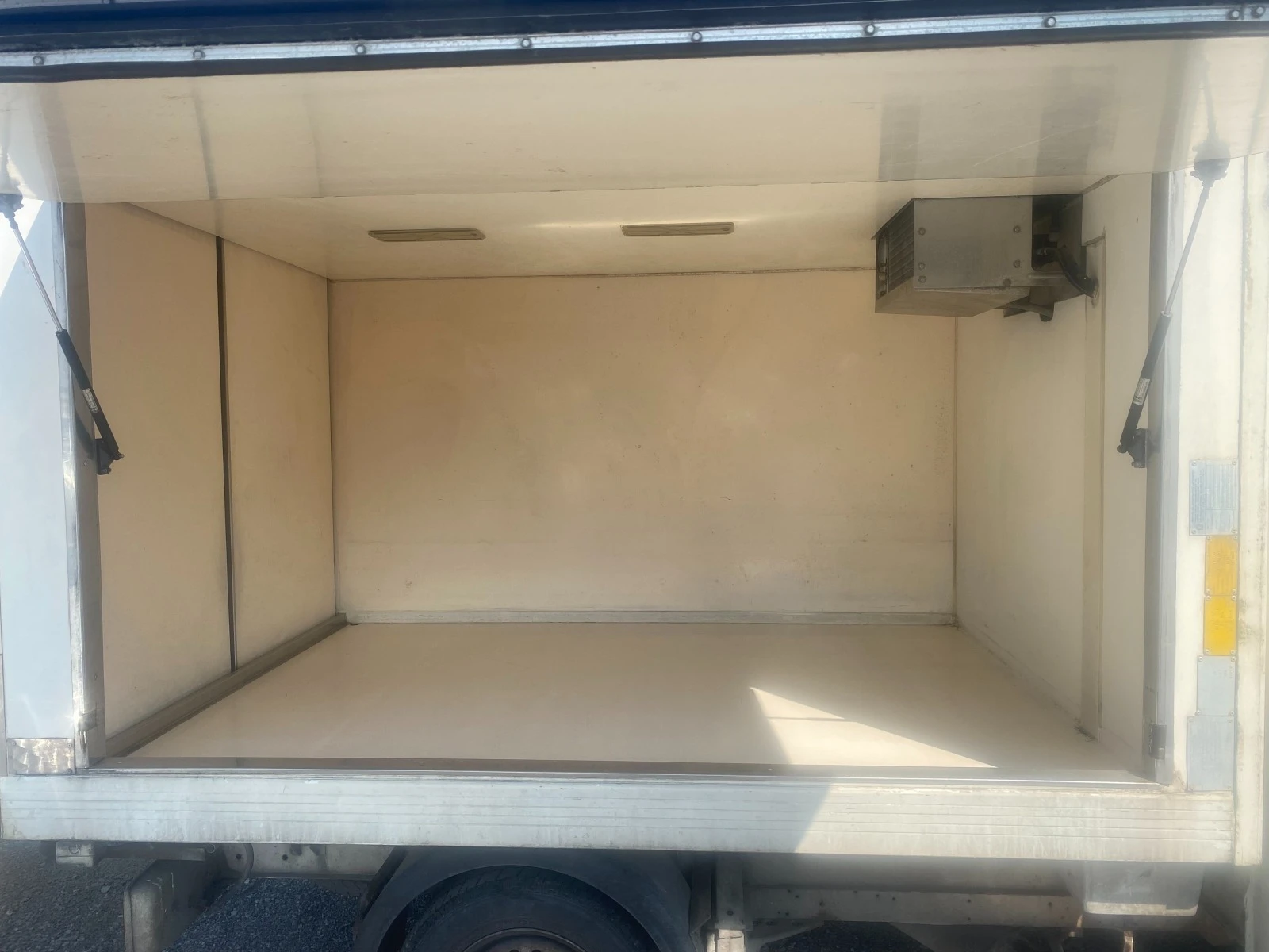 VW Transporter 2.4D   | Mobile.bg   13