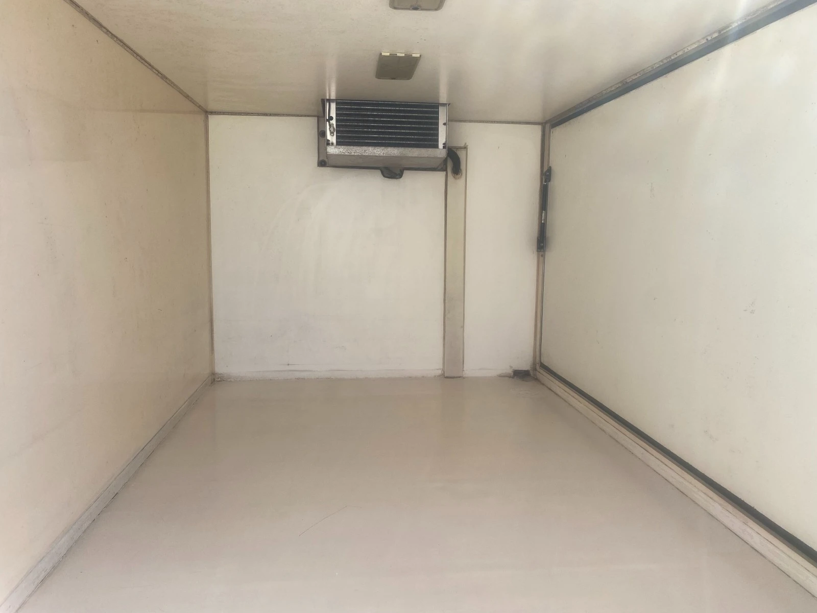 VW Transporter 2.4D   | Mobile.bg   11