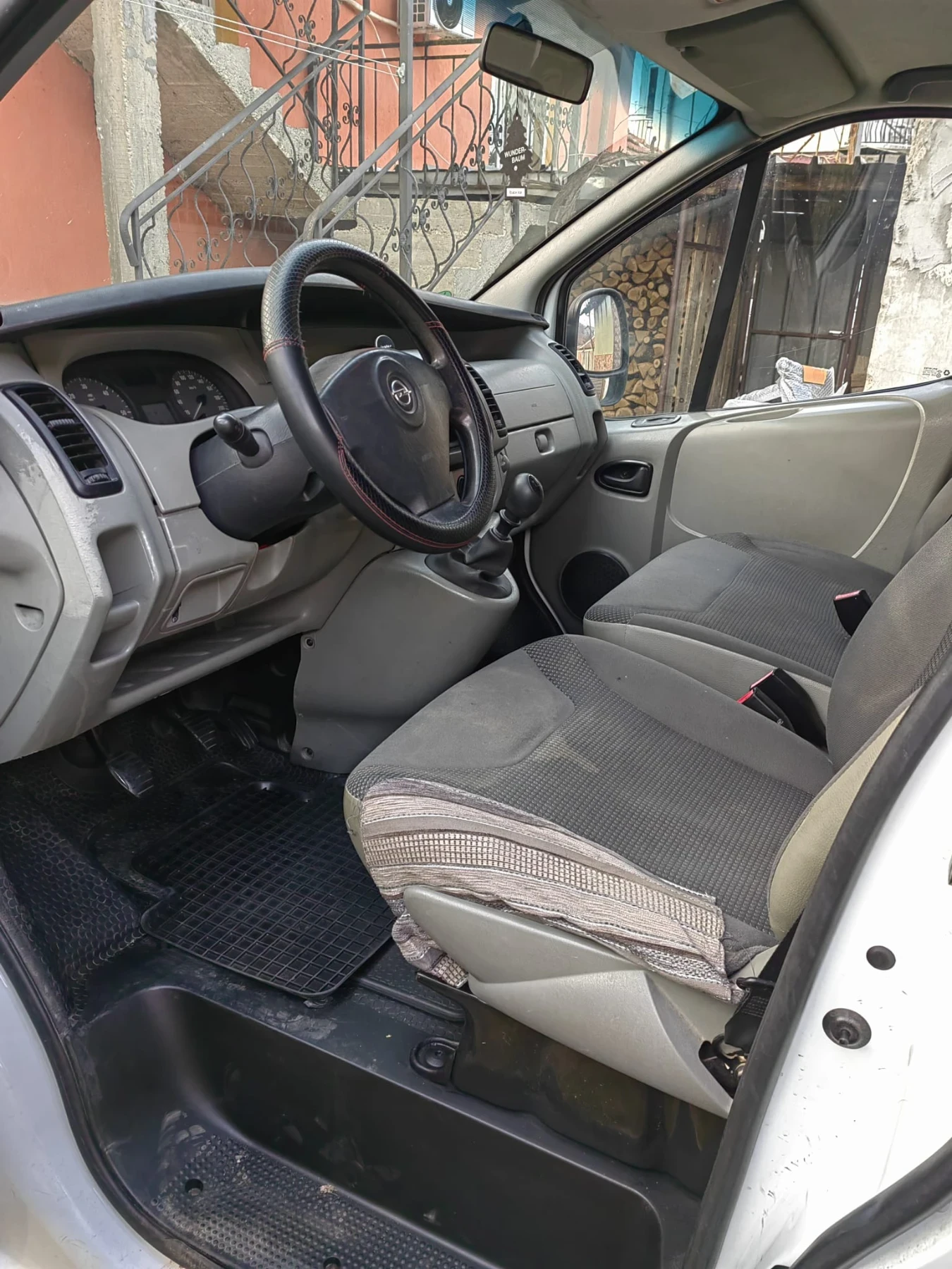 Opel Vivaro, снимка 8 - Бусове и автобуси - 53714763