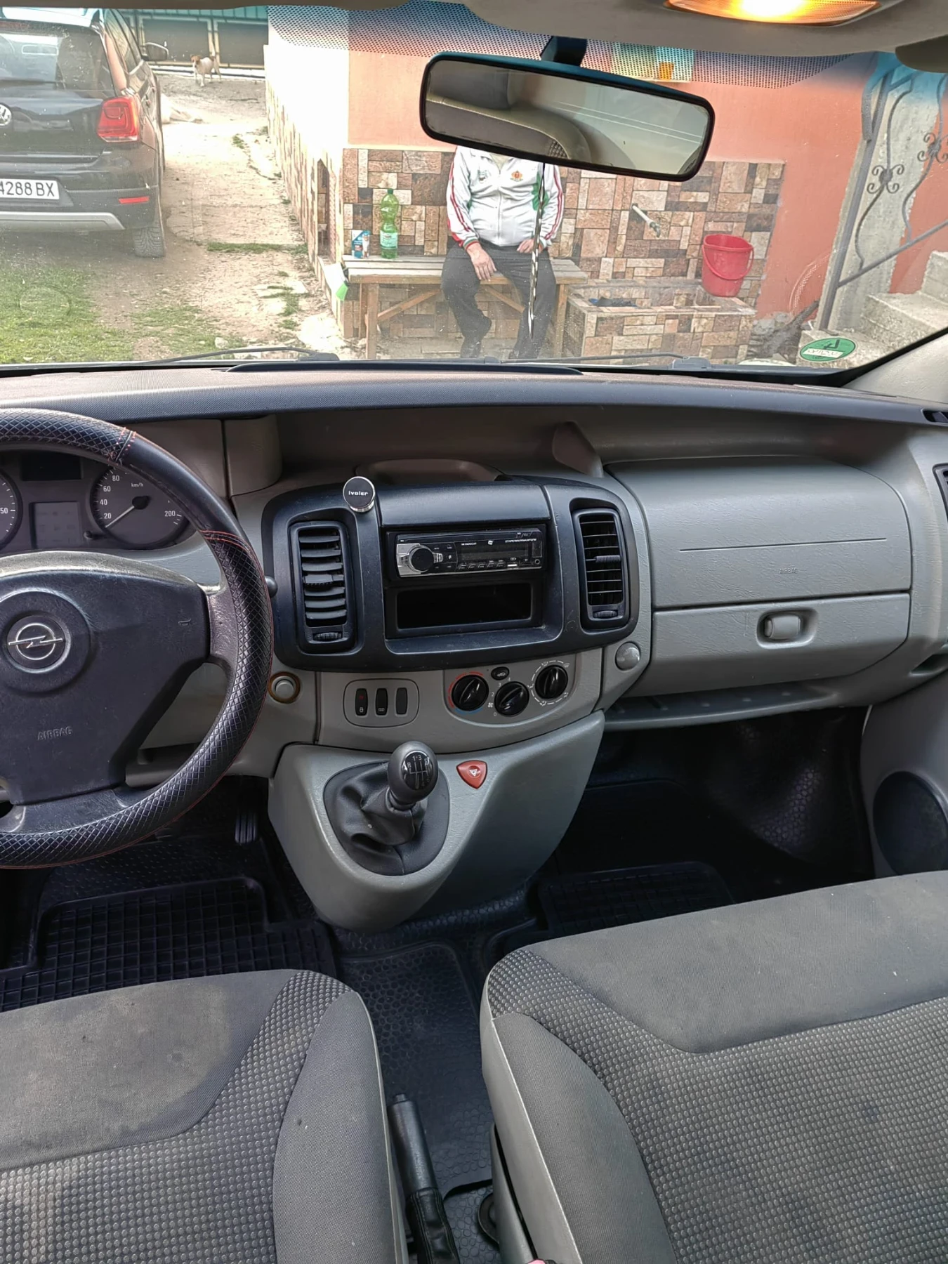 Opel Vivaro, снимка 10 - Бусове и автобуси - 53714763