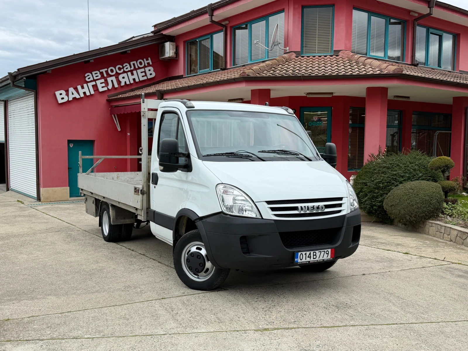 Iveco Daily 3.0HPI* 35C18* 4.20 метра каросерия , снимка 13 - Бусове и автобуси - 54028650