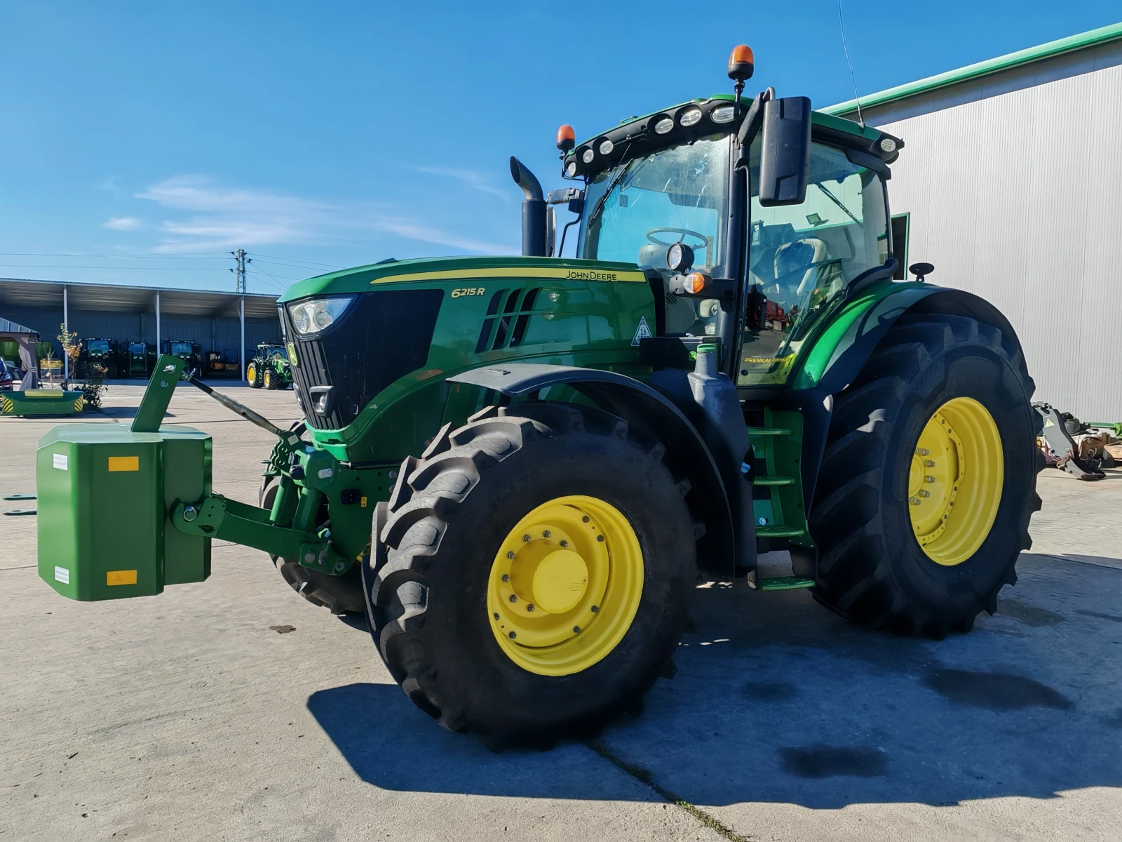 Трактор John Deere 6215R лизинг с първоначална вноска 20 % - изображение 4