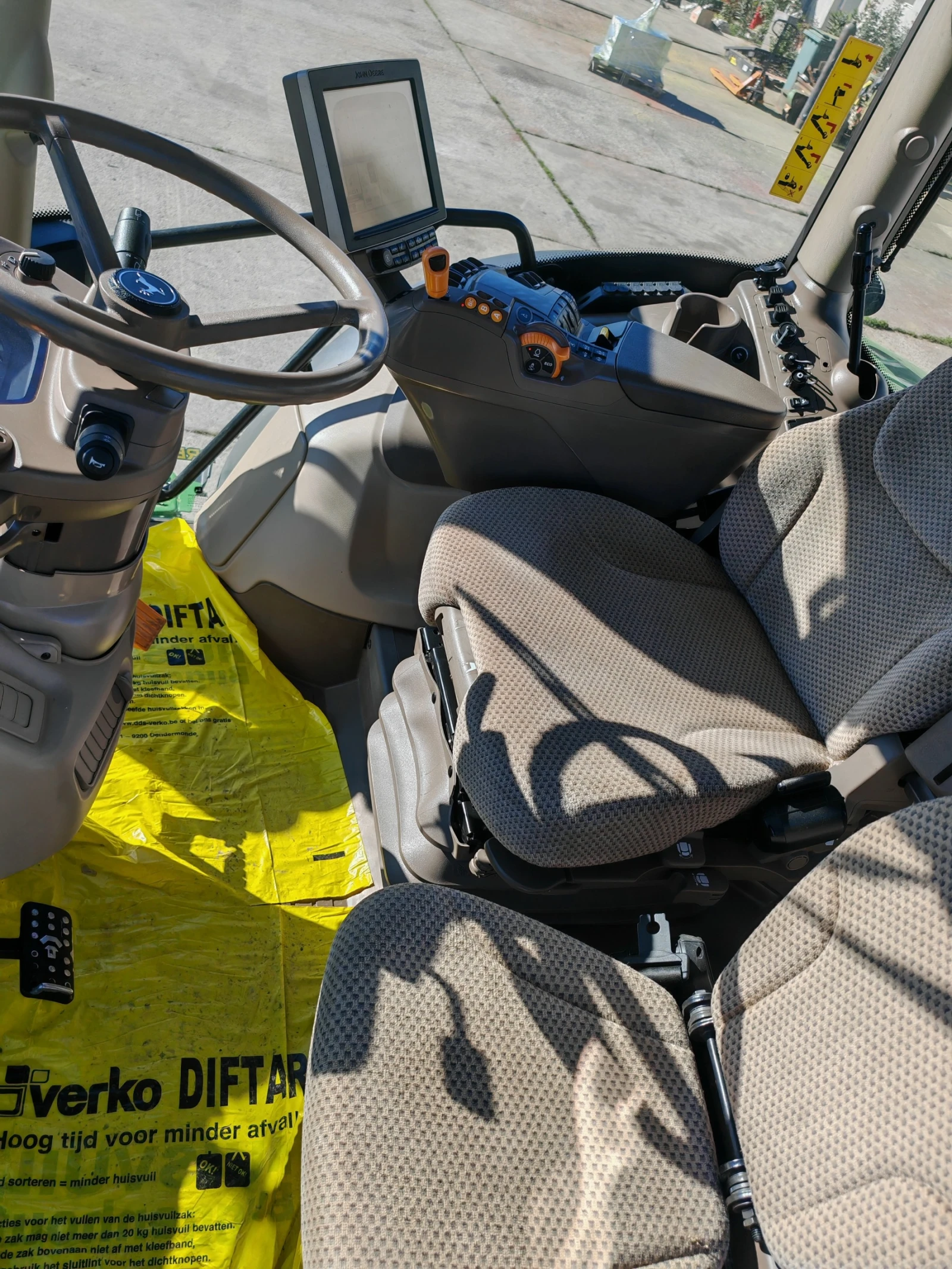  John Deere 6215R     20 % | Mobile.bg   15