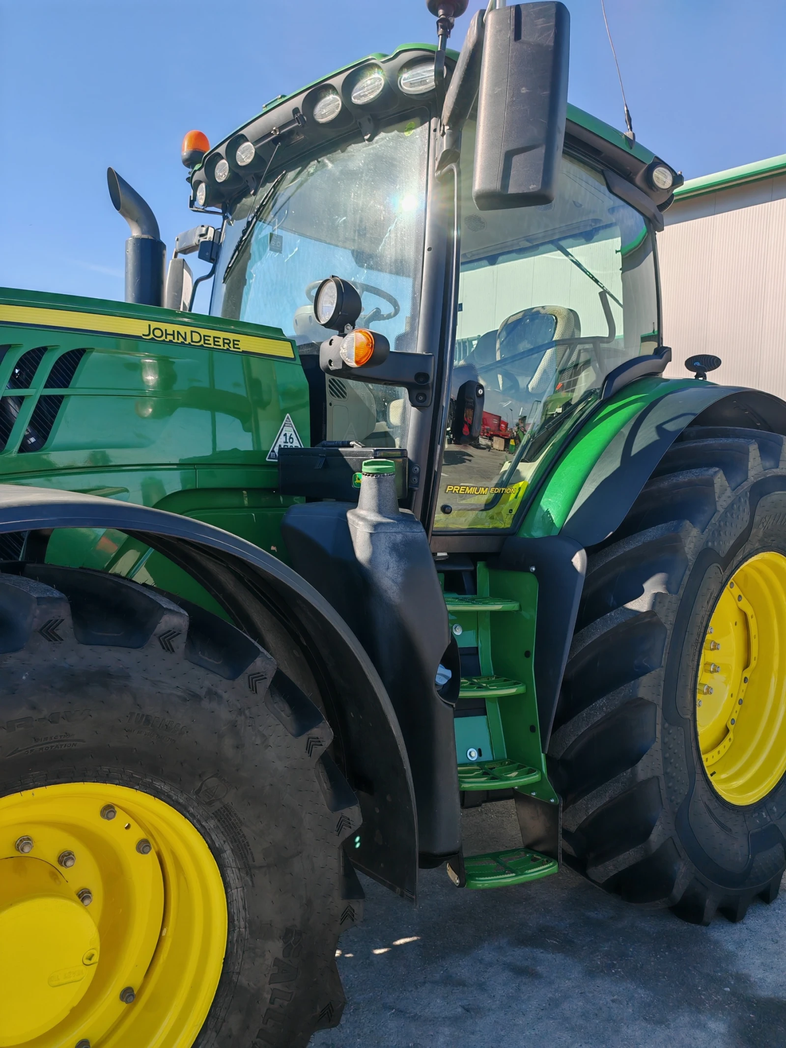  John Deere 6215R     20 % | Mobile.bg   14