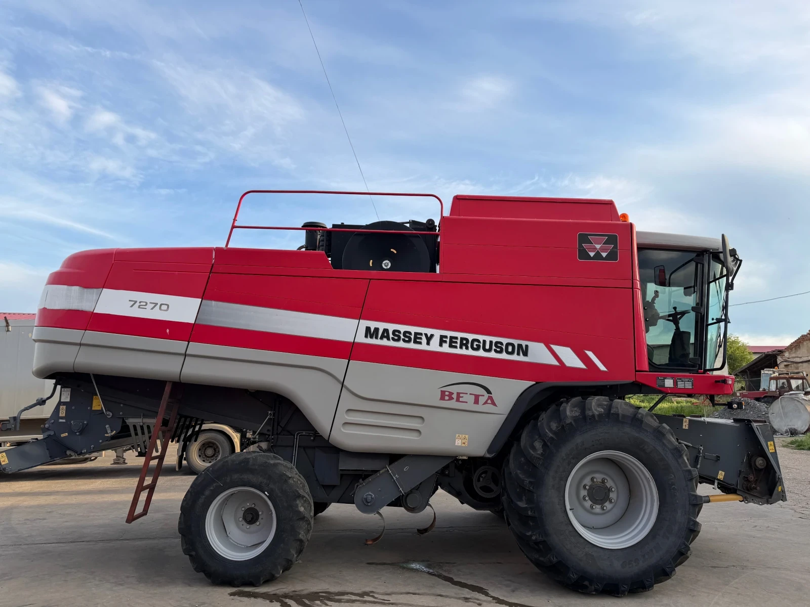Комбайн Massey Ferguson Beta 7270, снимка 2 - Селскостопанска техника - 54697141