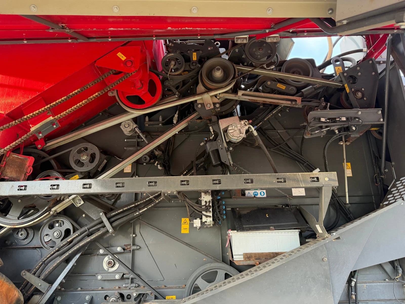 Комбайн Massey Ferguson Beta 7270, снимка 4 - Селскостопанска техника - 54697141