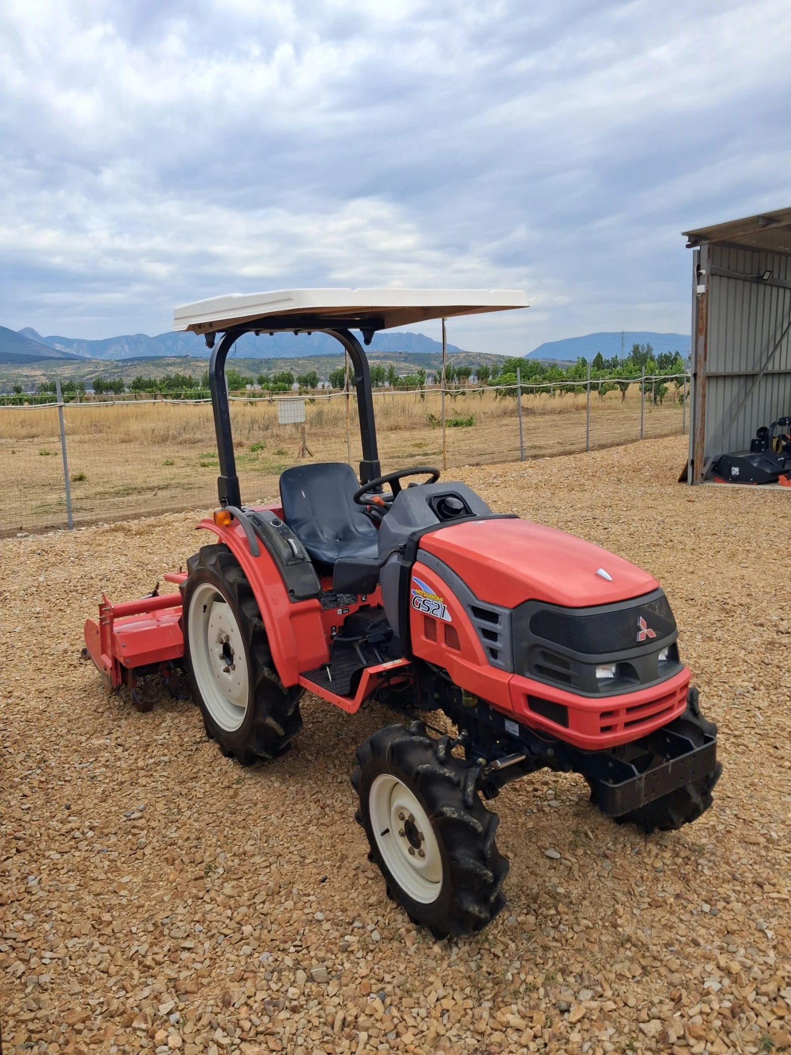 Трактор Kubota Скайтрак , снимка 3 - Селскостопанска техника - 55429748