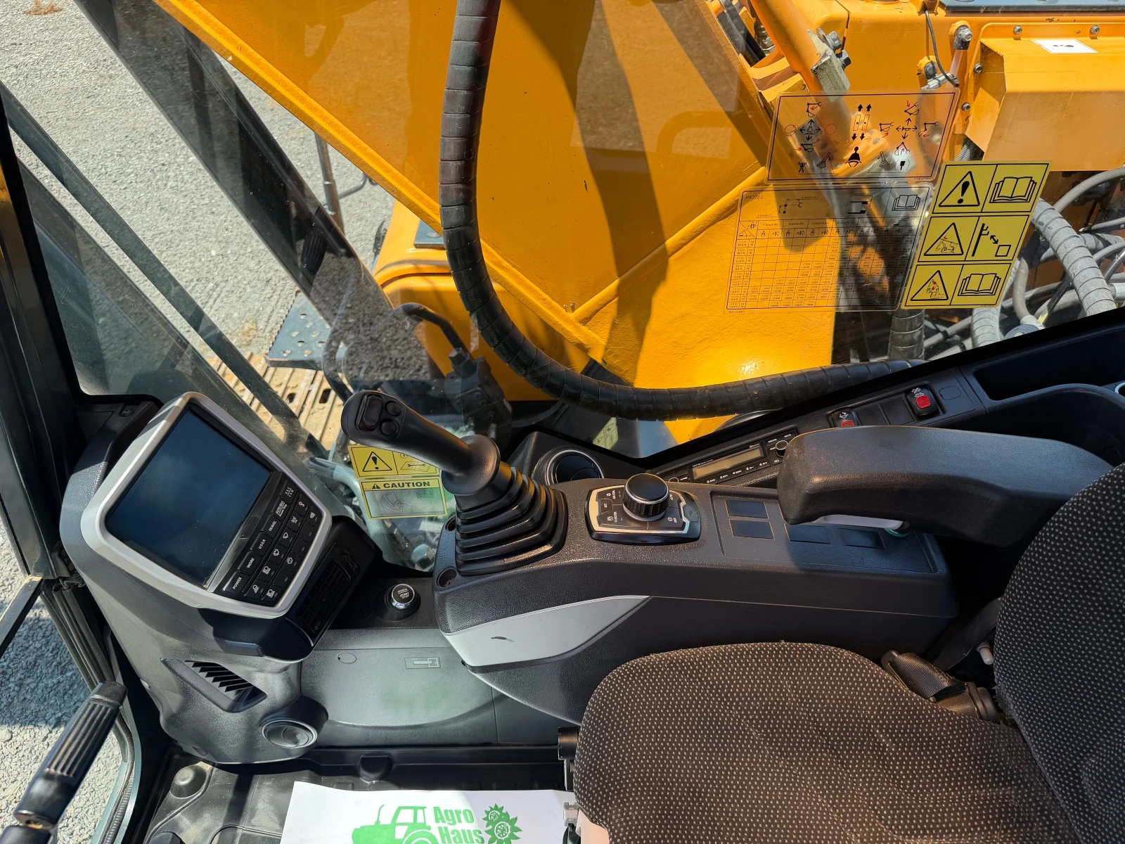 Багер Hyundai HX 220 L 2-КОФИ ЛИЗИНГ, снимка 14 - Индустриална техника - 54205428
