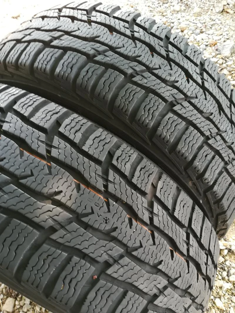 Гуми Зимни 215/60R17, снимка 3 - Гуми и джанти - 30092002