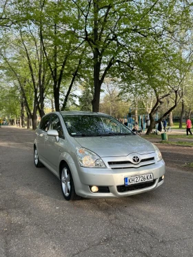 Toyota Corolla verso 2.2 - 2600 € / 5085.16 лв. - 33691990 2